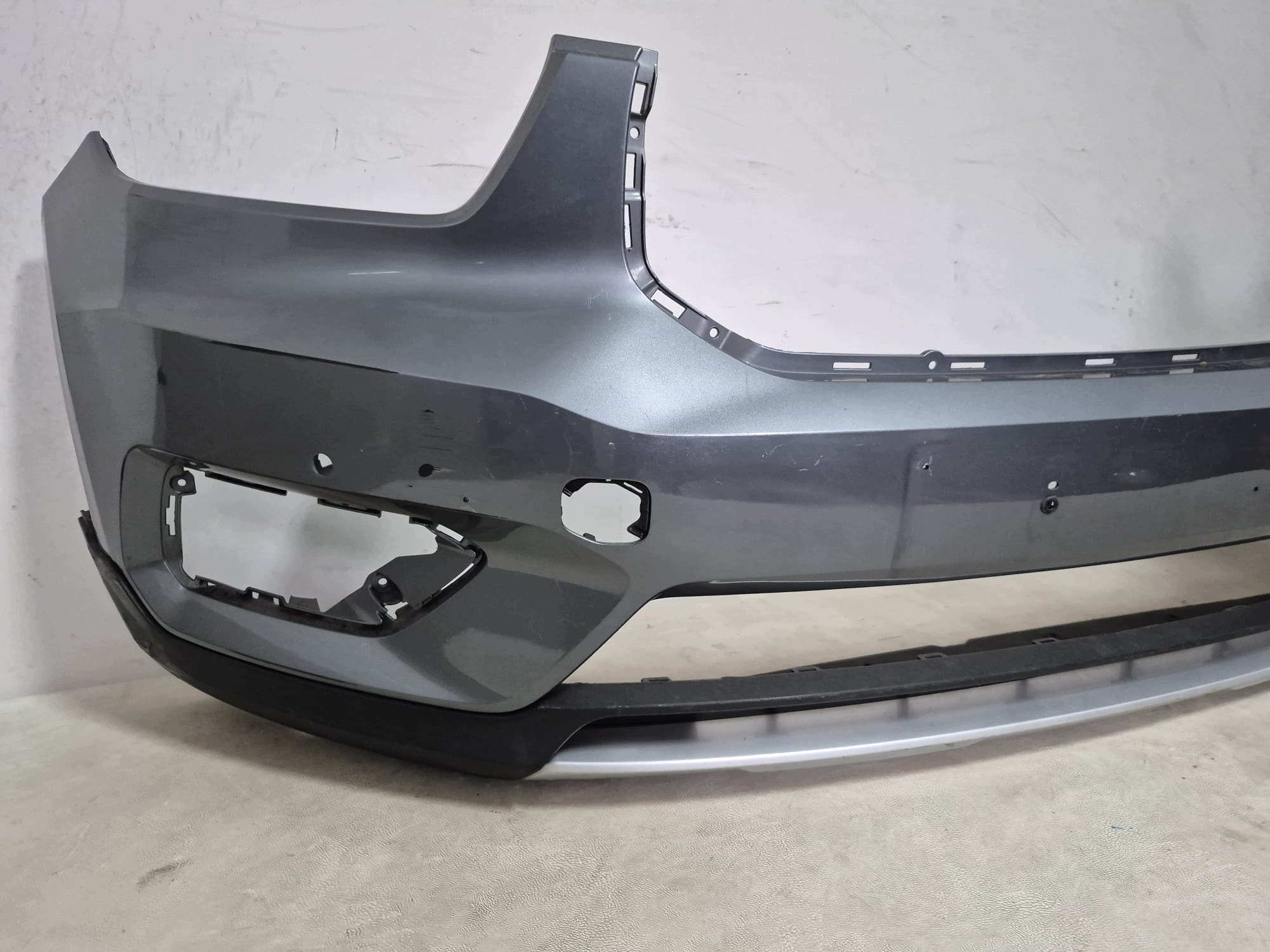 VOLVO XC40 17-22 bumper front front PDC