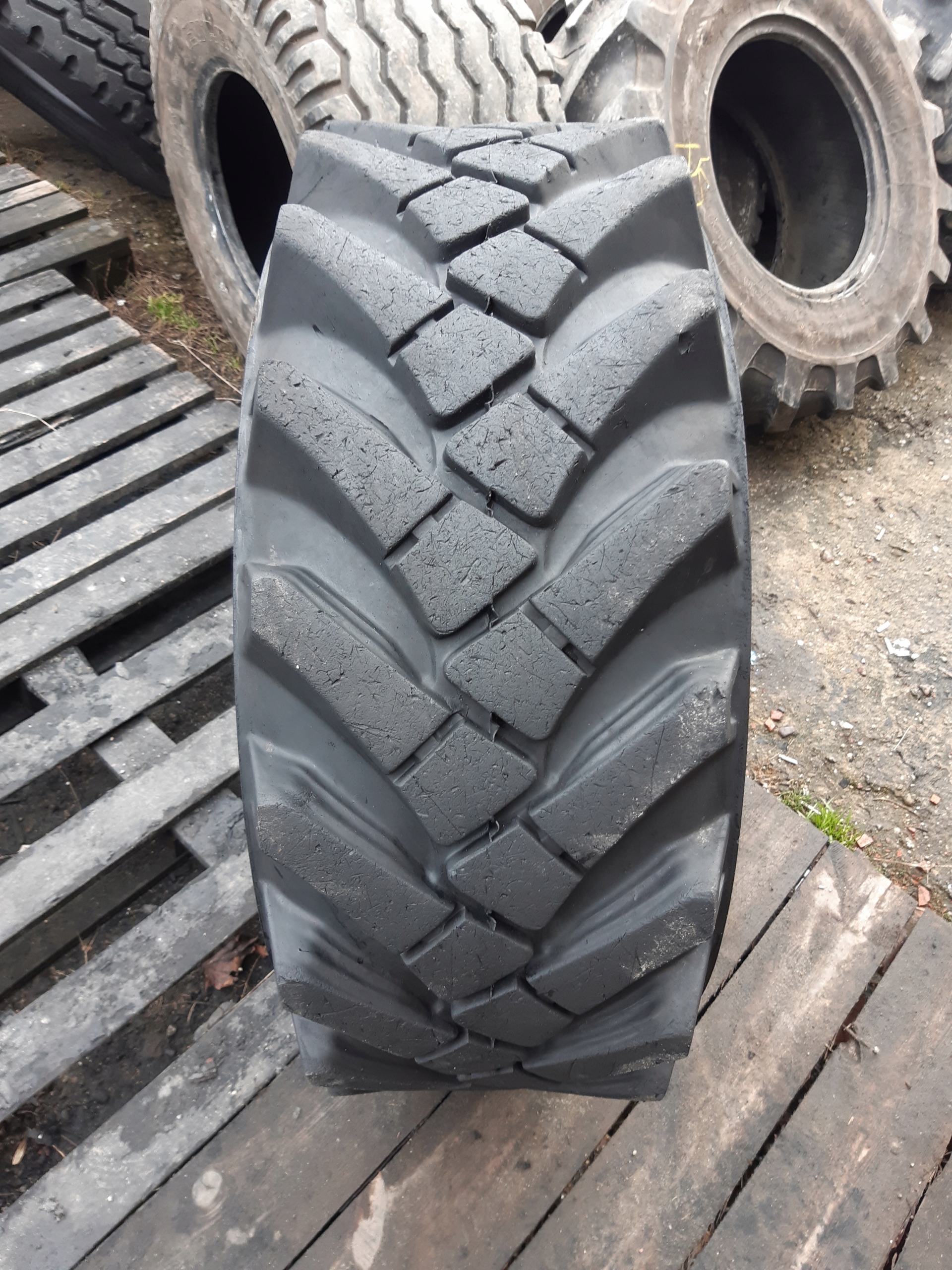 12.5-18 Camso MPT opona