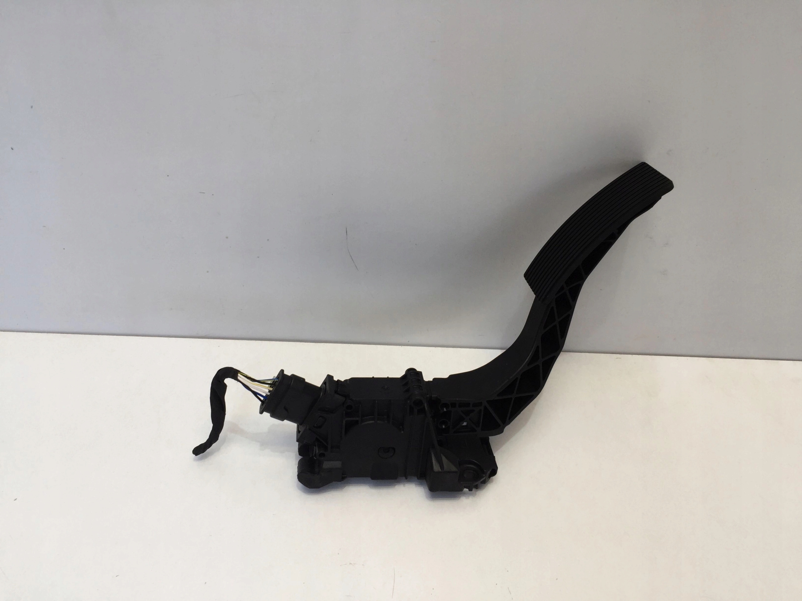 A1773002100 - MERCEDES A A45 W177 AMG педаль акселератора потенциометр