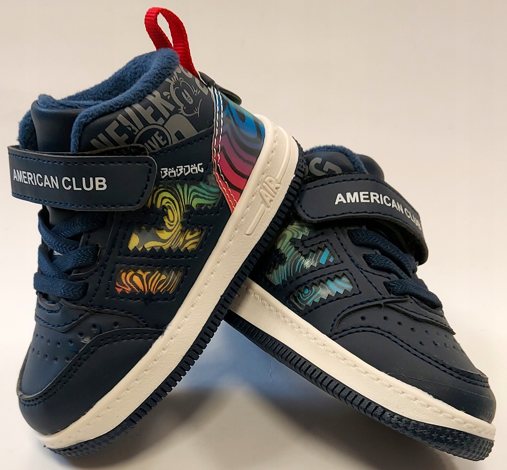 PÓŁBUTY TRZEWIKI OCIEPLANE HOLOGRAM R 26 16,00 CM EAN (GTIN) 5903497062597