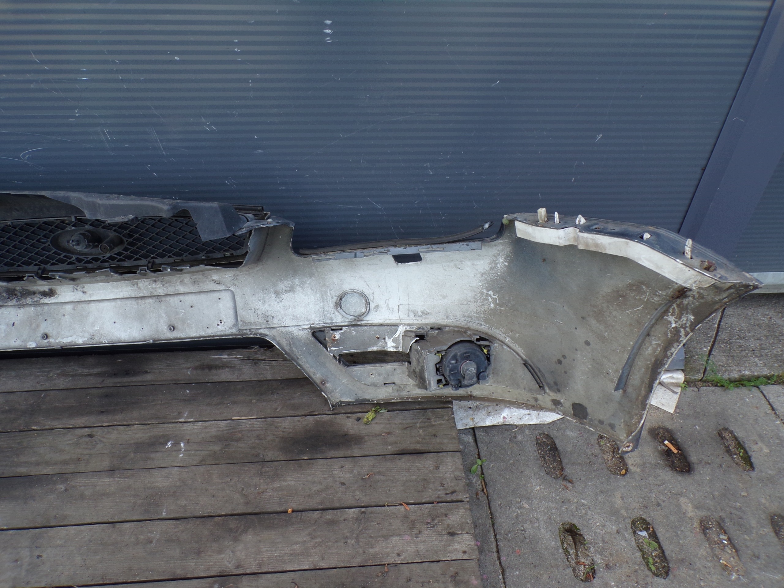 front bumper front FORD FOCUS 2 II CABRIO KABRIO washers (R1)