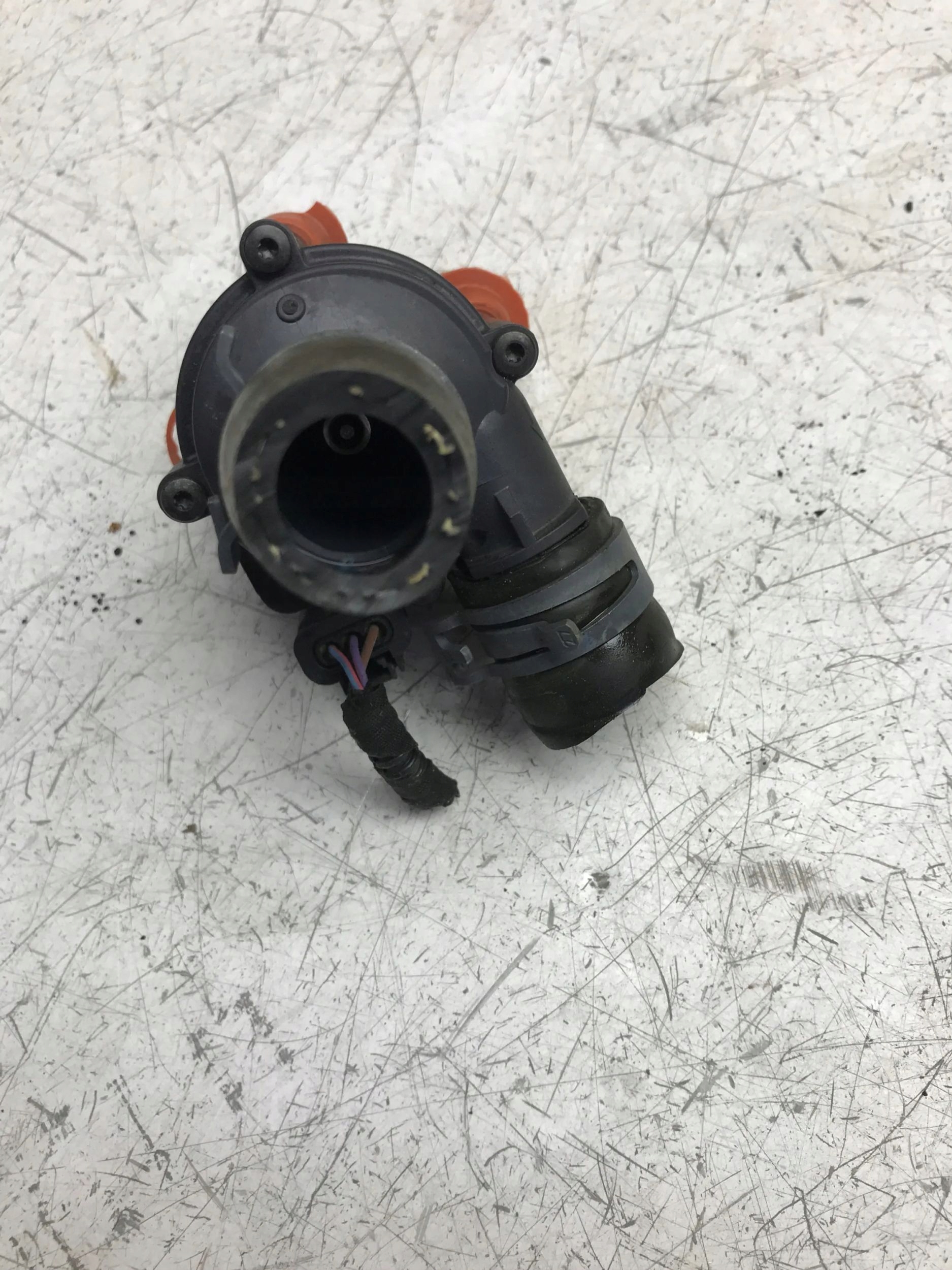 dodatna pumpa vode VW SKODA AUDI 06H121601K