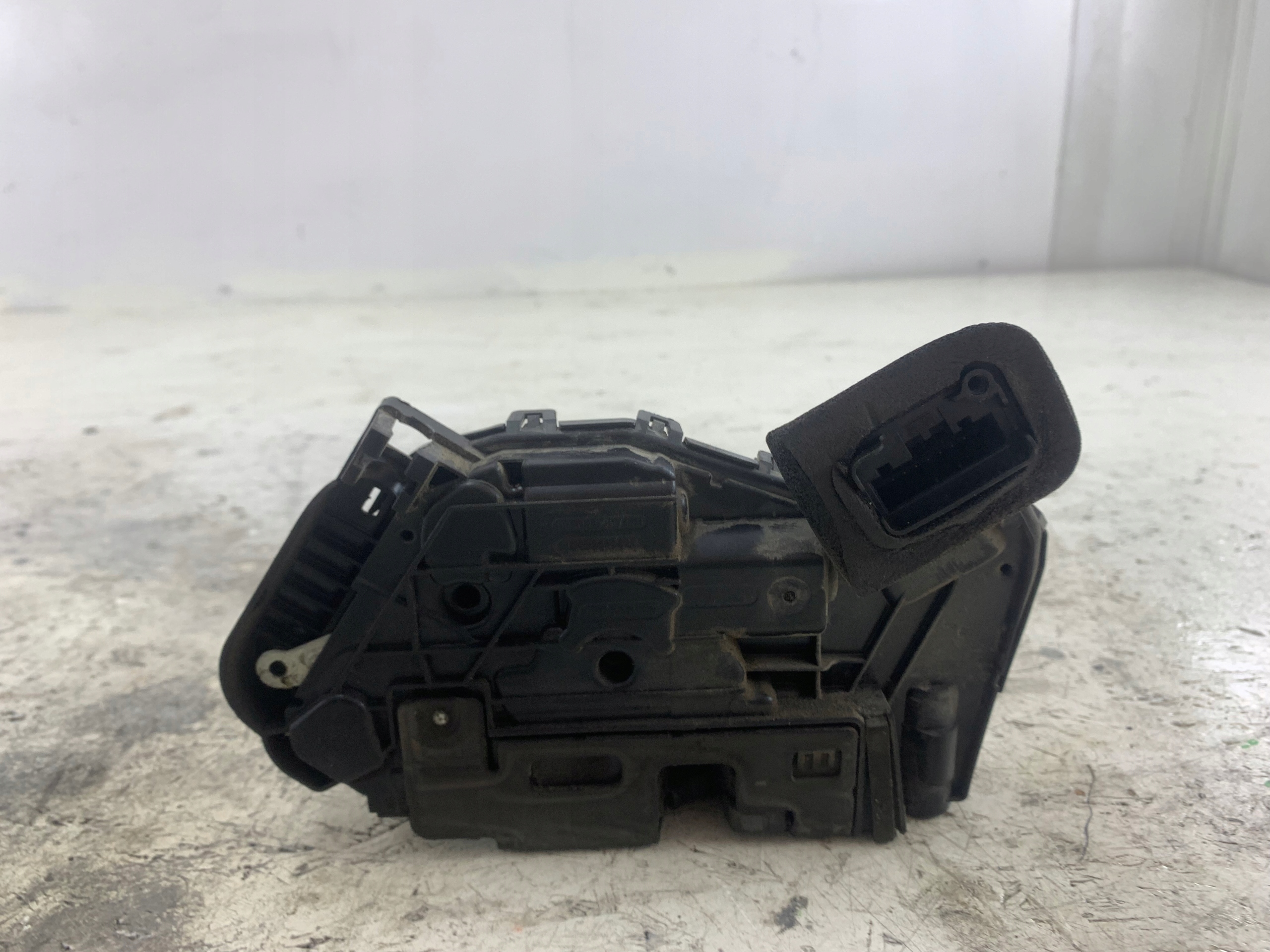 SKODA FABIA III OCTAVIA III lock door right front 5TB837016A