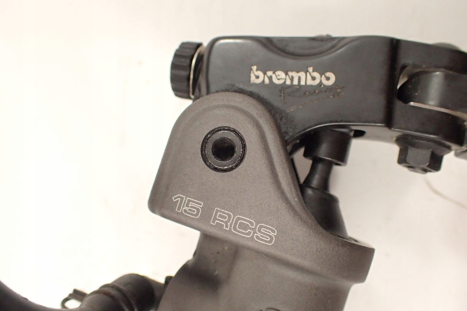 Kawasaki Z750 07-11 Pompa hamulcowa przód Brembo 15 RCS Dopasowanie do pojazdu produkt dedykowany