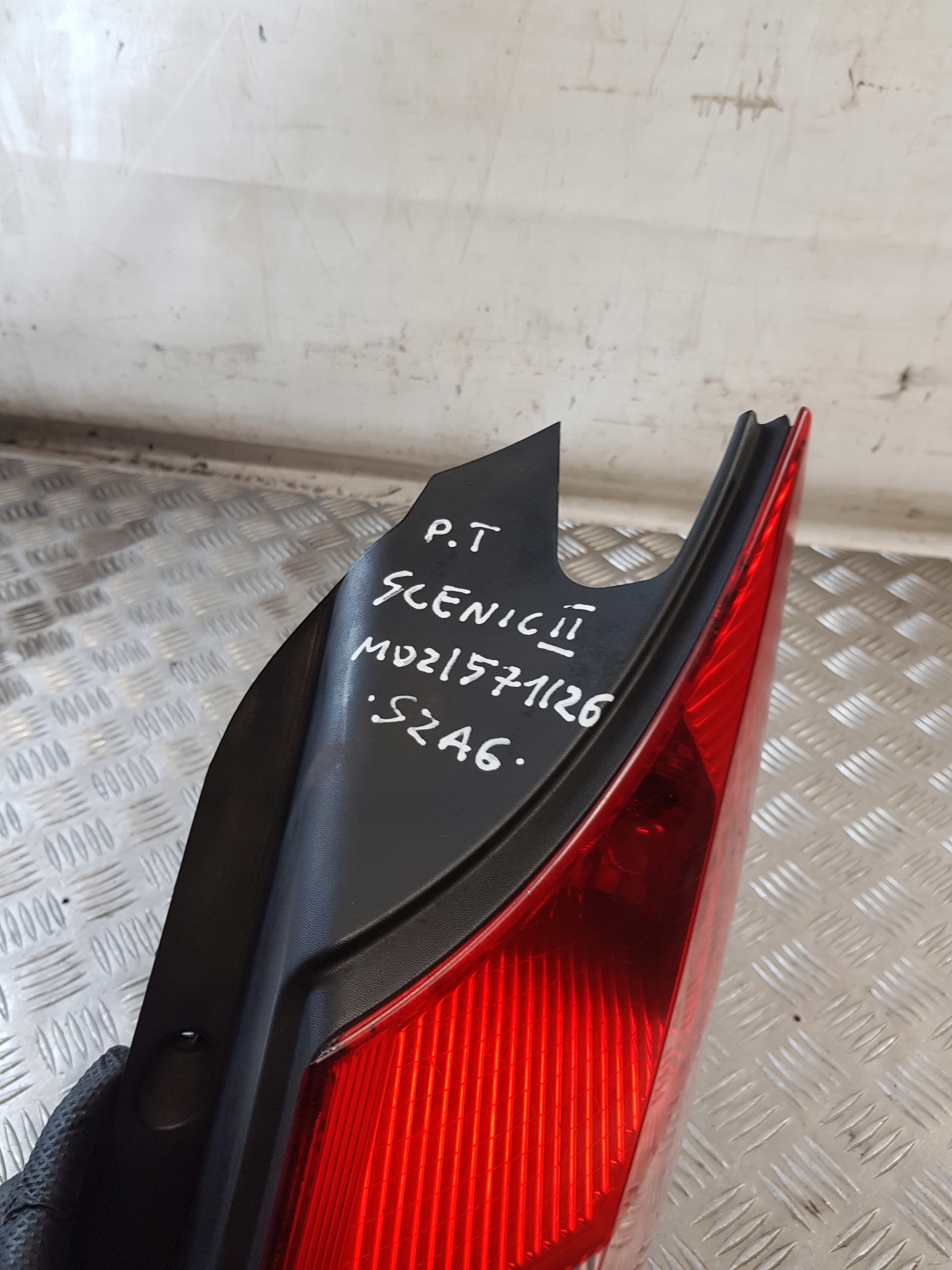 light right rear part 159116-00 RENAULT SCENIC II 04R