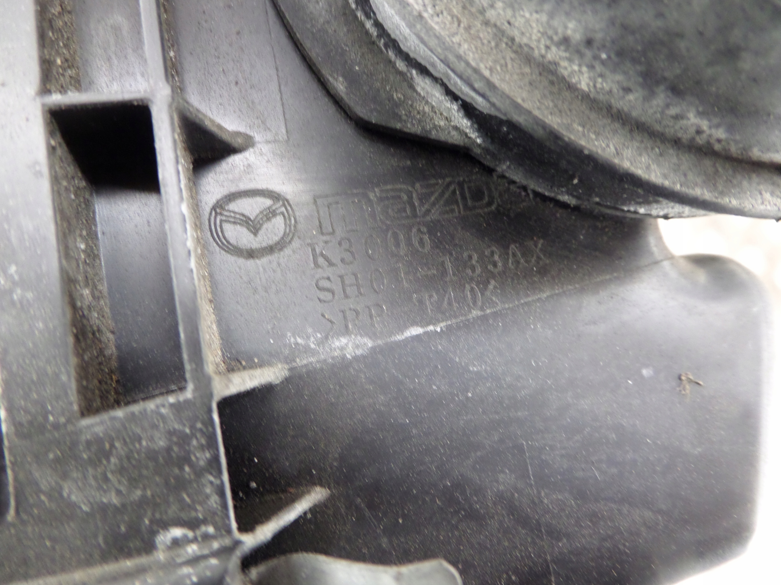 MAZDA OE SH01-133AX K3006 Gehäuse filter luft