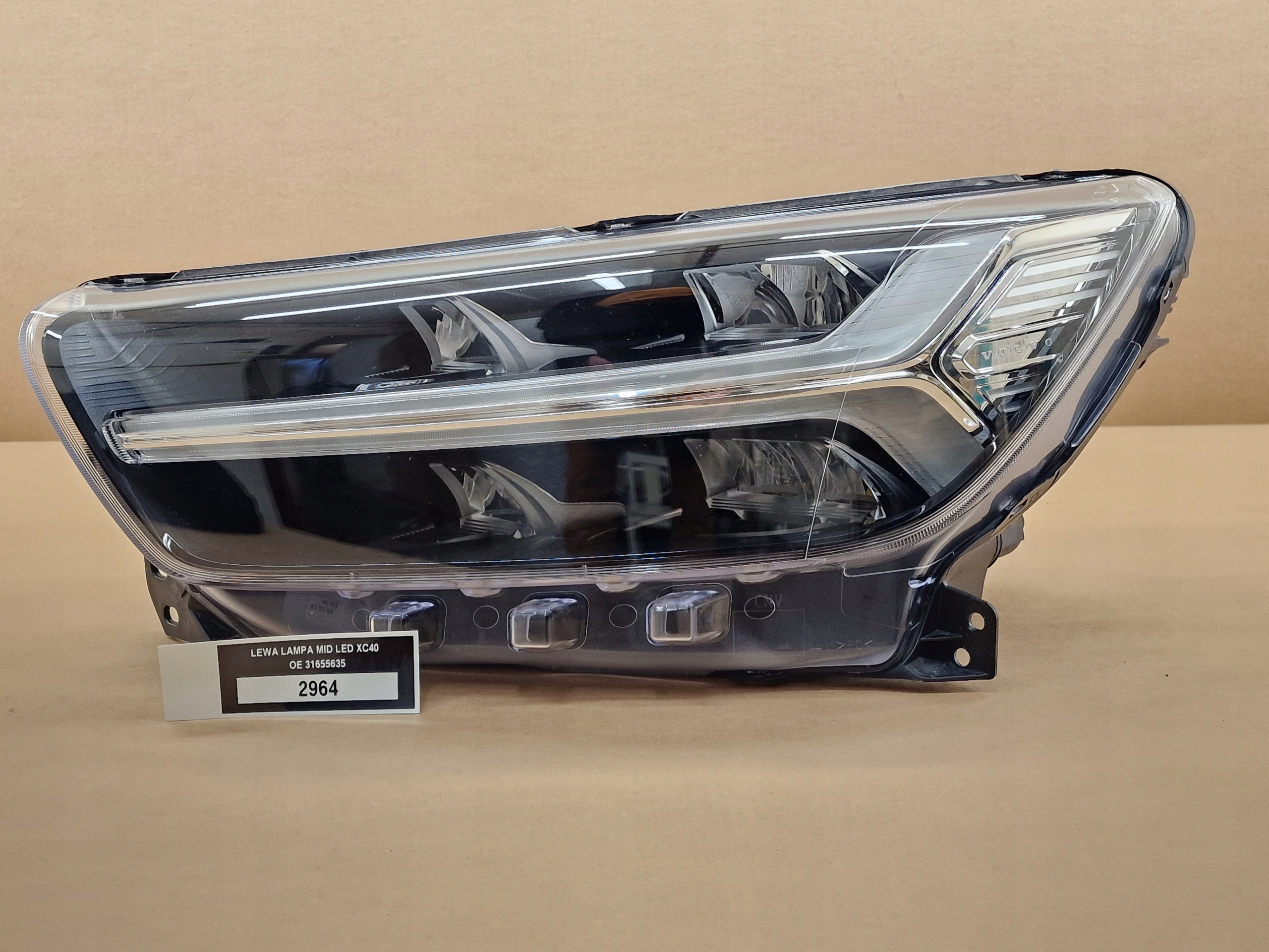 complete left light MID LED VOLVO XC40