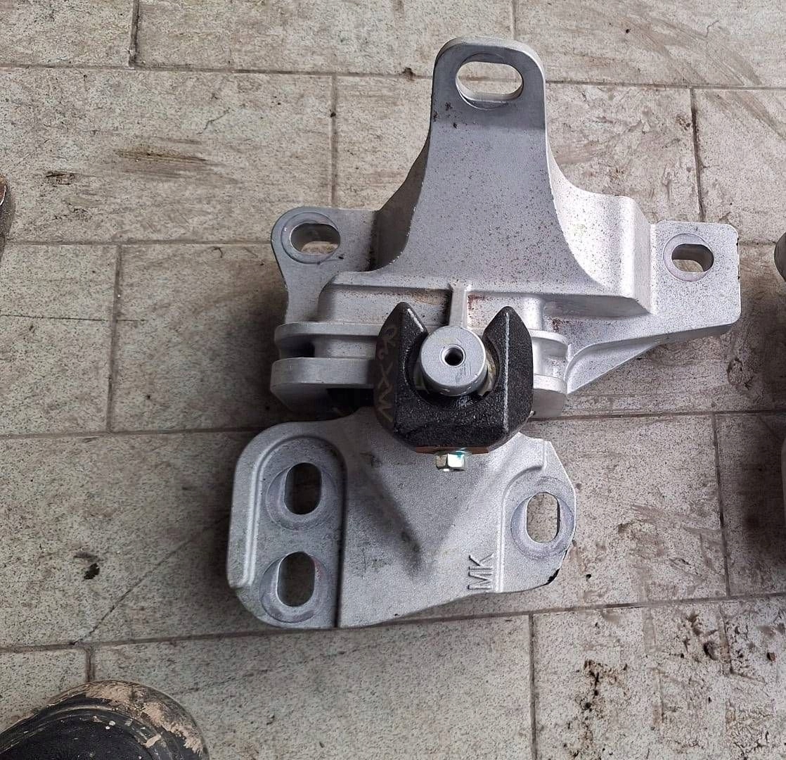 gearbox mount Mazda MX-30 elektryk 829092V