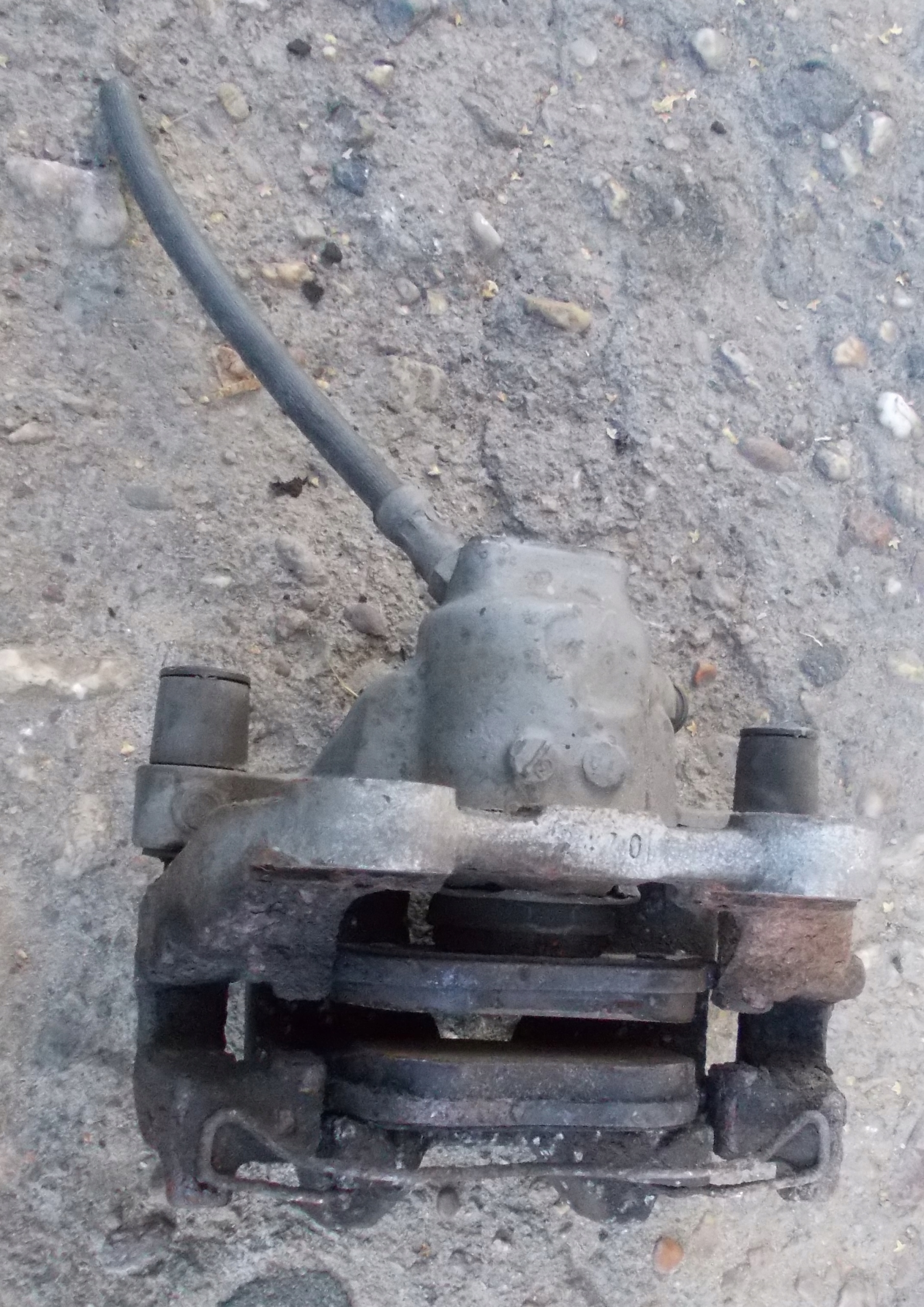 MERCEDES W204 2.2 CDI 11R caliper brake left rear part