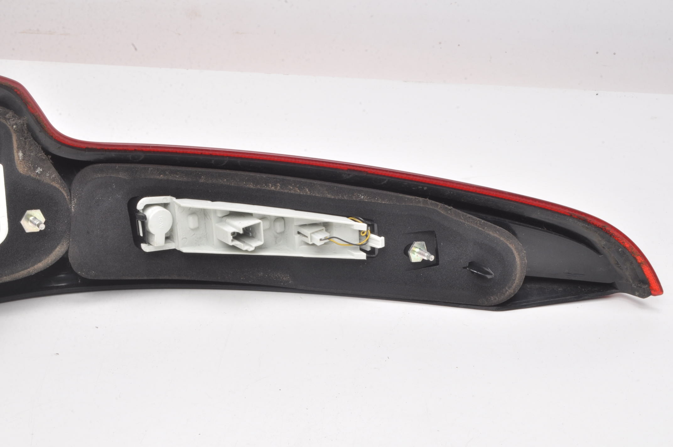 VOLVO V50 LAMPA PRAWA TYLNA PRAWY TYŁ LIFT KOMBI 30744544 Typ samochodu Samochody osobowe