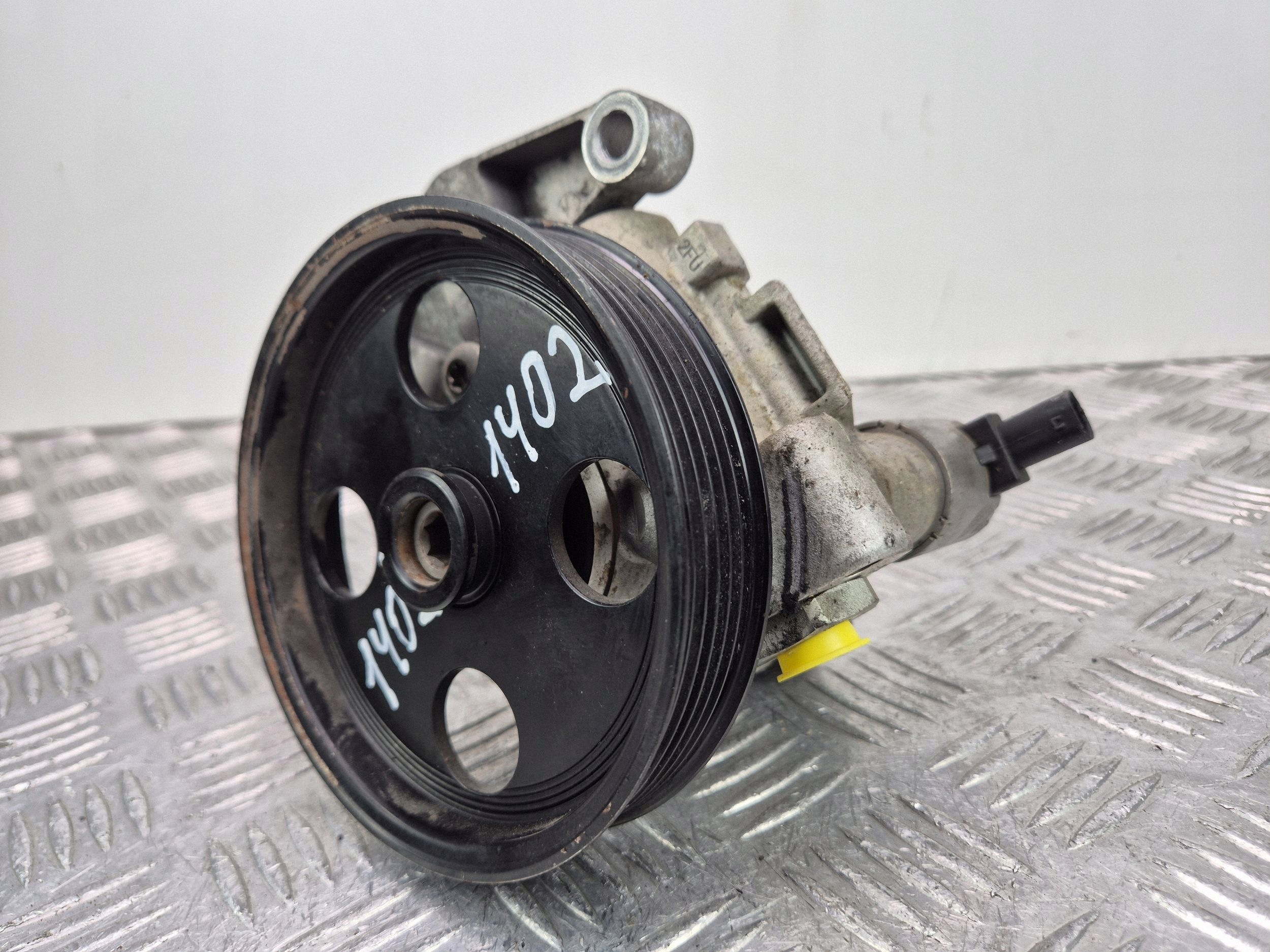 Mercedes E350 W211 272.964 pompe direction assistée A0044663601