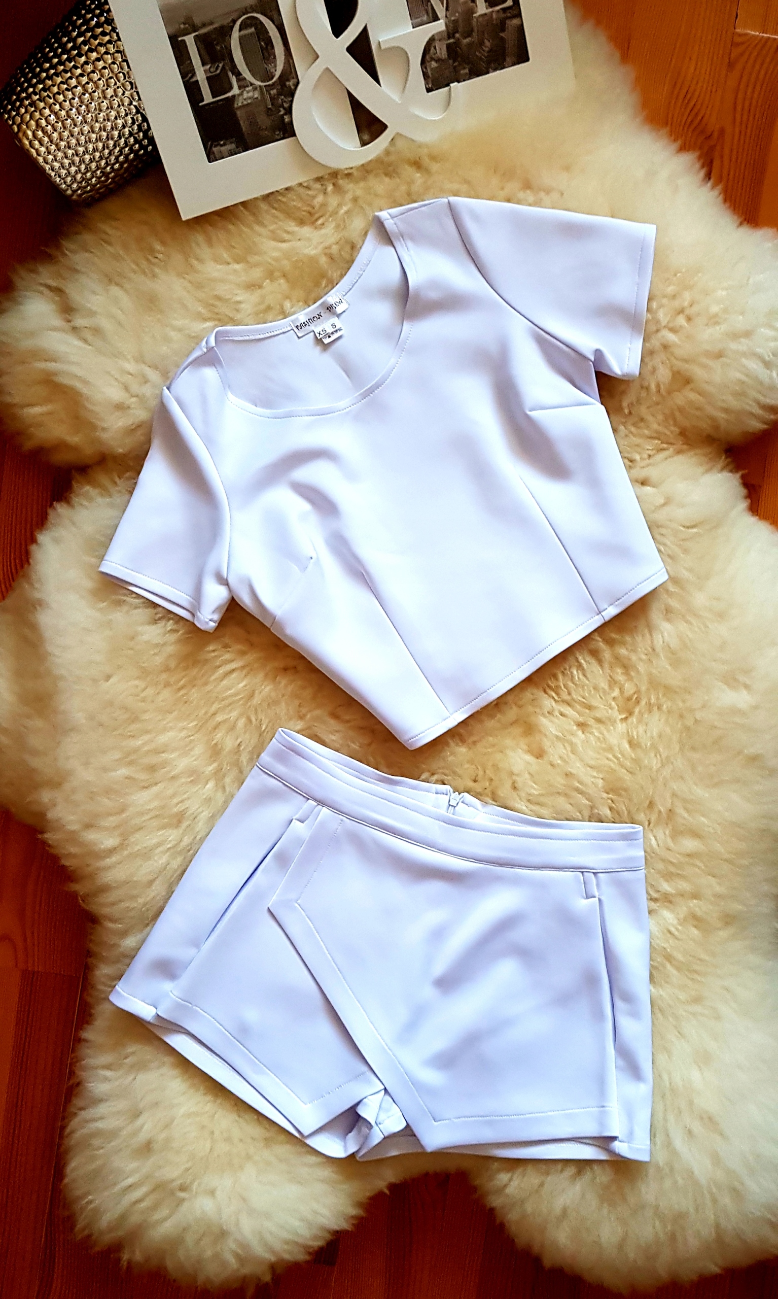 BIAŁY KOMPLET ZESTAW BLUZKA Top + SPODENKI ASYMTERYCZNE z KIESZENIAMI XS Wzór dominujący bez wzoru