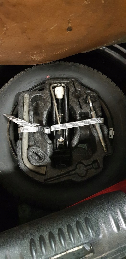 VW FOX 2003-2011 WKŁAD KOŁA ZESTAW KOŁA ZAPASOWEGO 5Z0912115