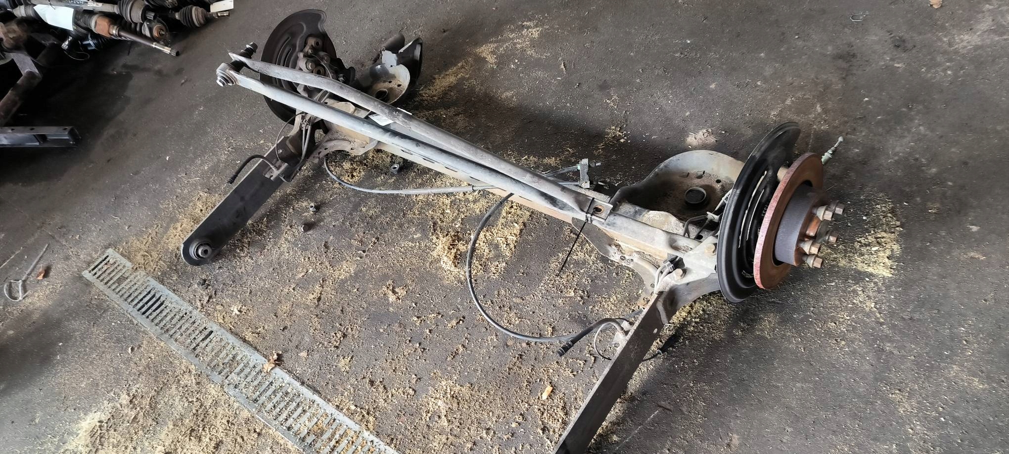 träger / Achsträger heck RENAULT TRAFIC III LIFT
