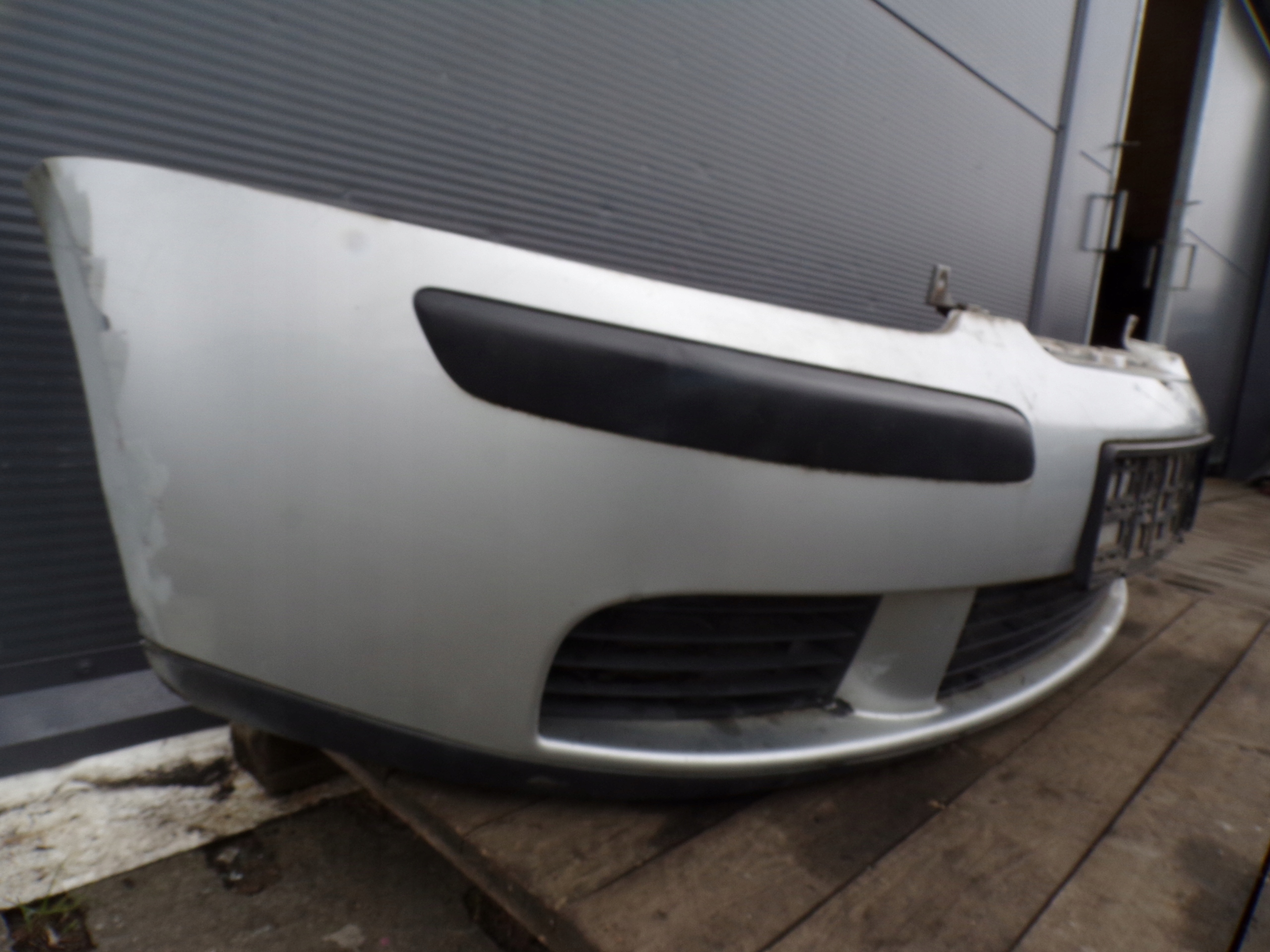 front bumper front VOLKSWAGEN GOLF 5 V colour LA7W (2)