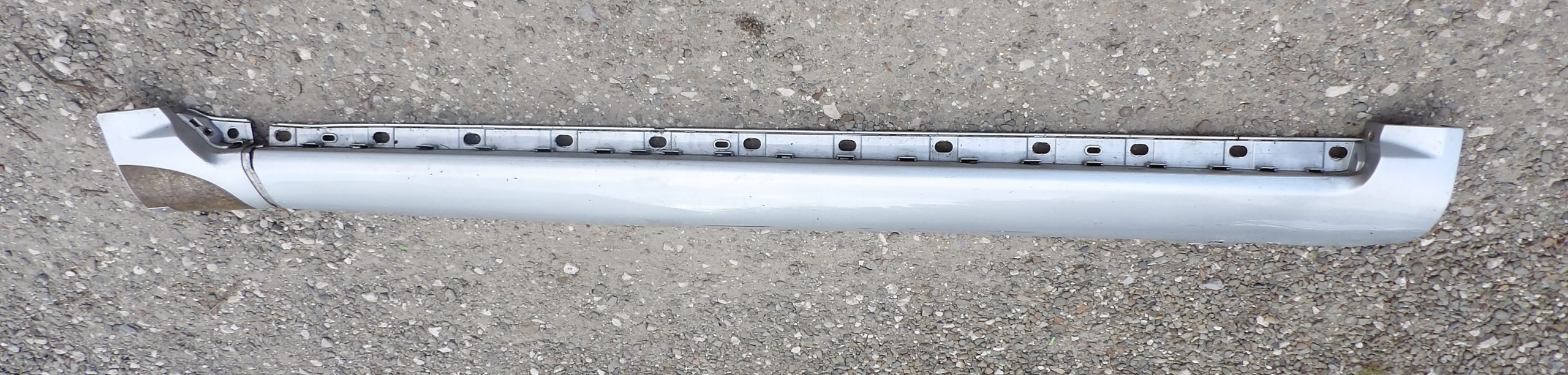 AUDI A8 D3 moulding threshold right LY7W
