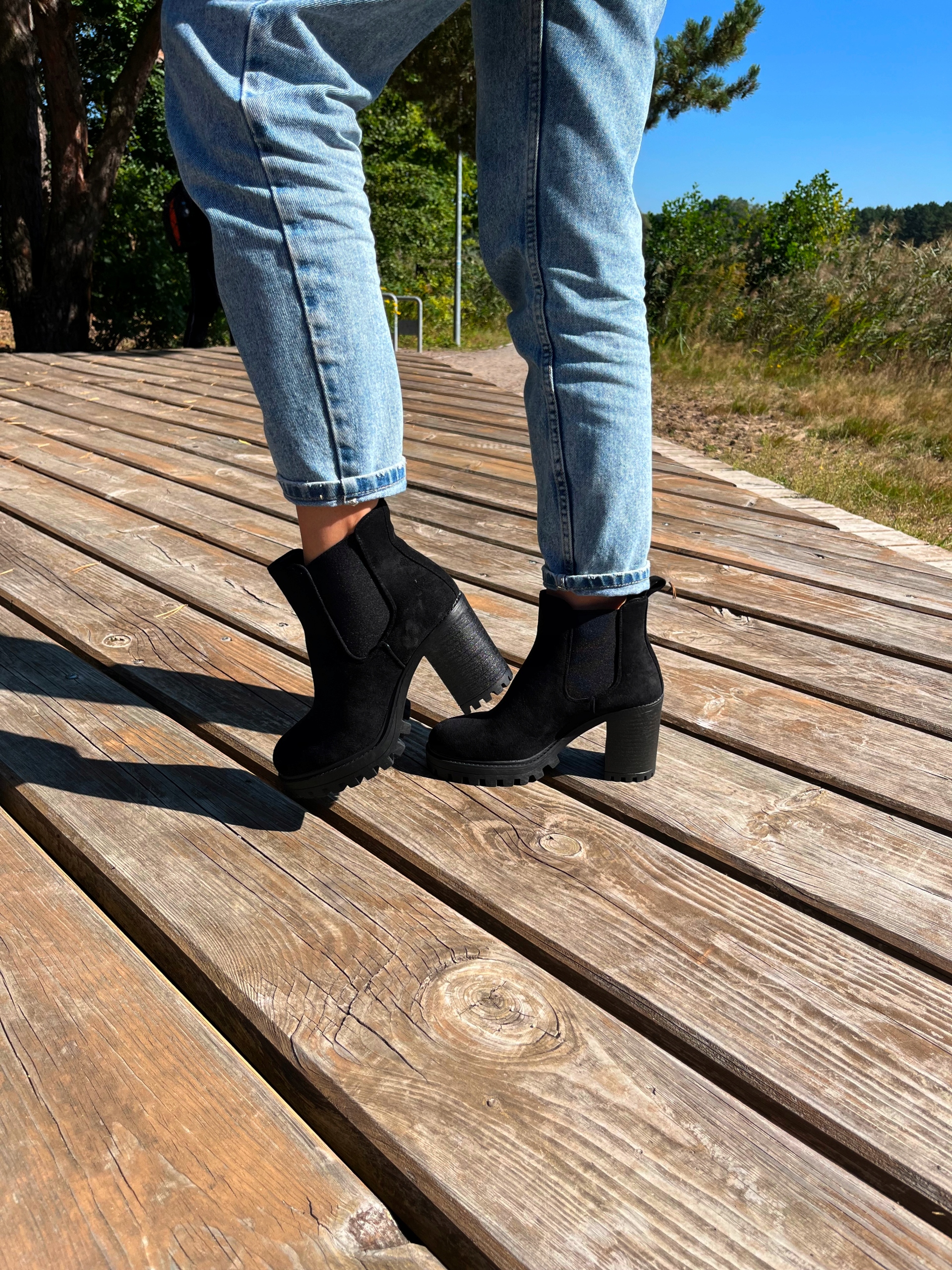 BOTKI DAMSKIE CZARNE ZAMSZOWE NA SŁUPKU 39 Oryginalne opakowanie producenta pudełko