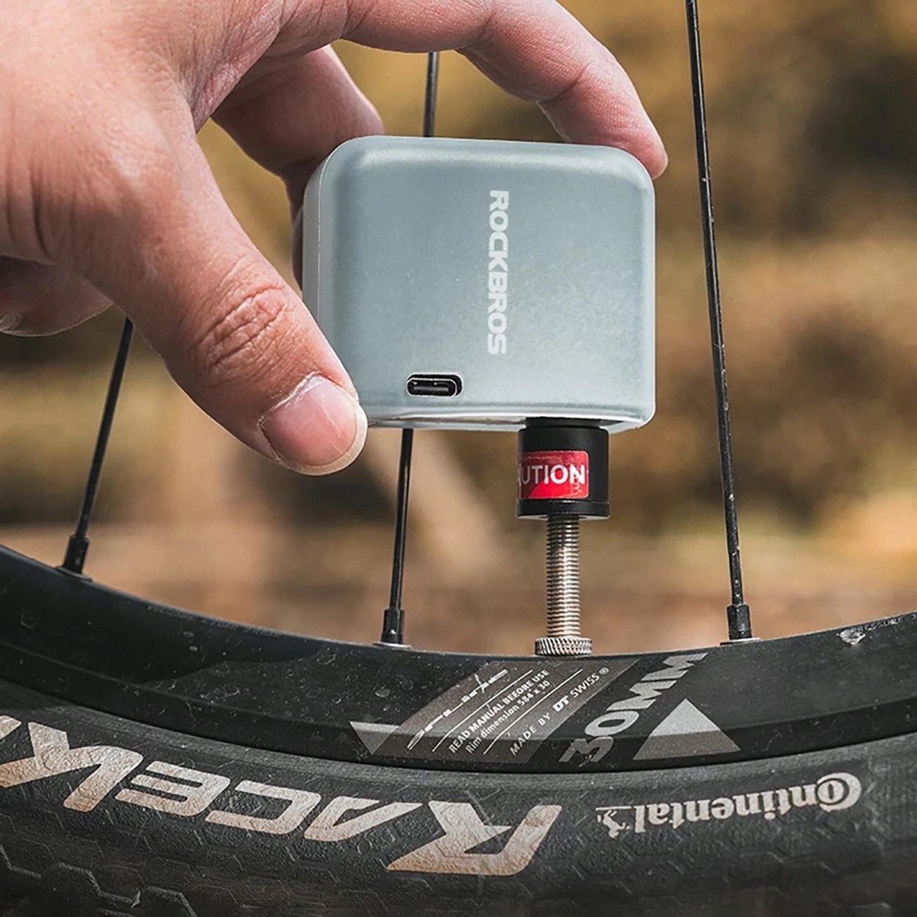 Automatyczna Mini Pompka Rowerowa Rockbros z Akumulatorem USB-C, Kompresor Materiał dominujący tworzywo sztuczne