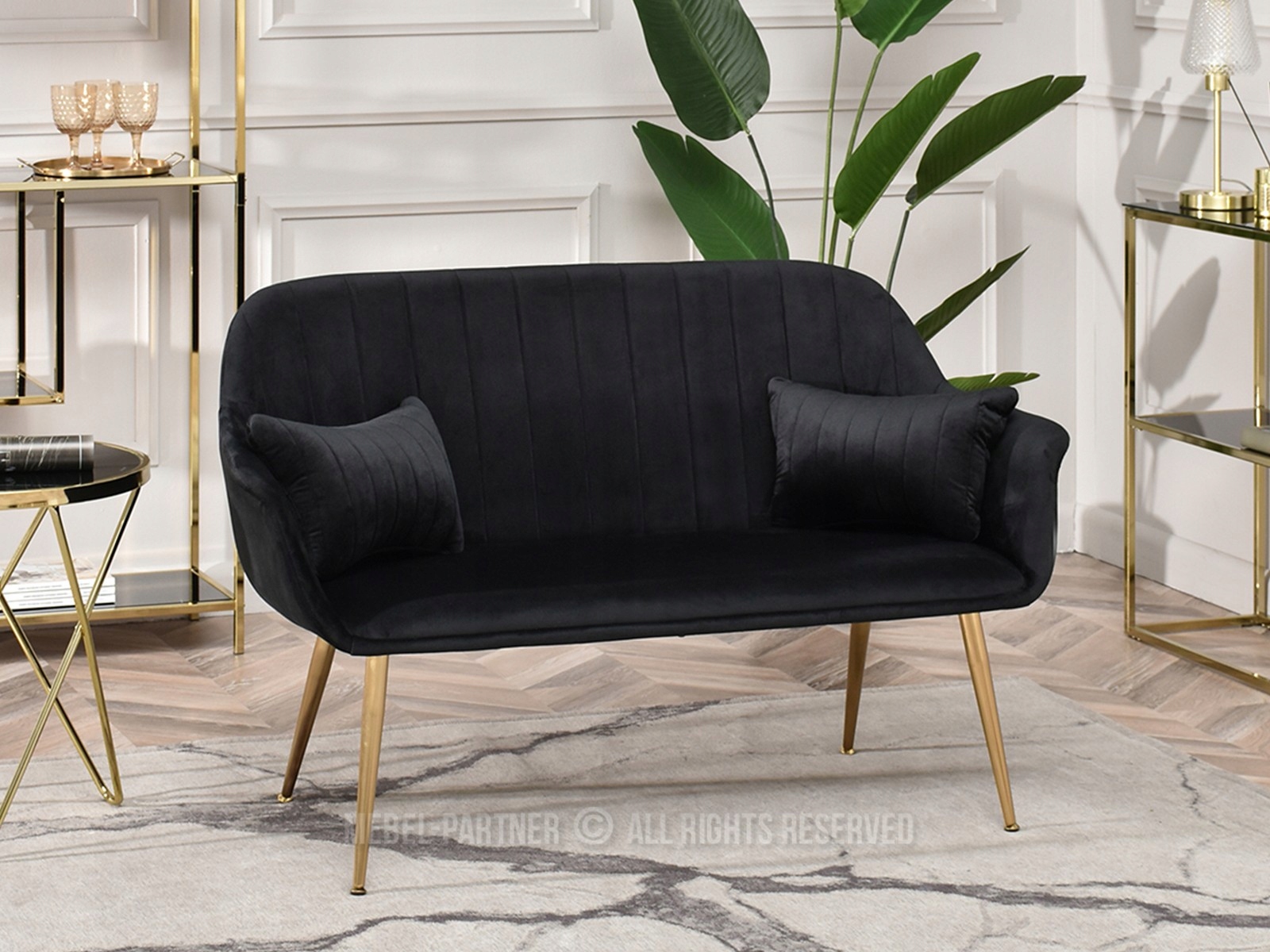Mała Sofa Dwuosobowa Osma Czarny Welur Na Złotych Nogach