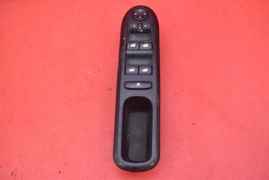 control panel of the window EU 96468704XT PEUGEOT 407 04-10