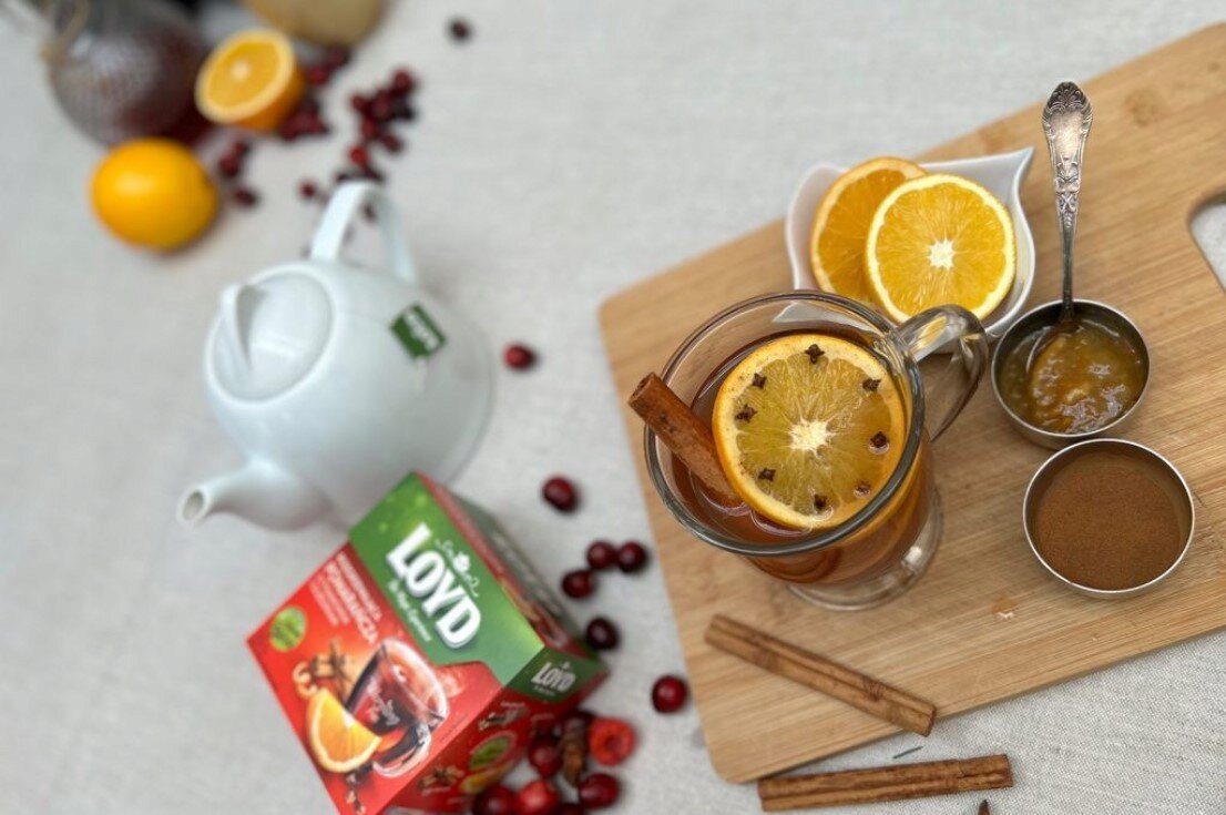 Herbata Loyd Pomarańcza, Cynamon i Goździki 20x2g Marka Loyd