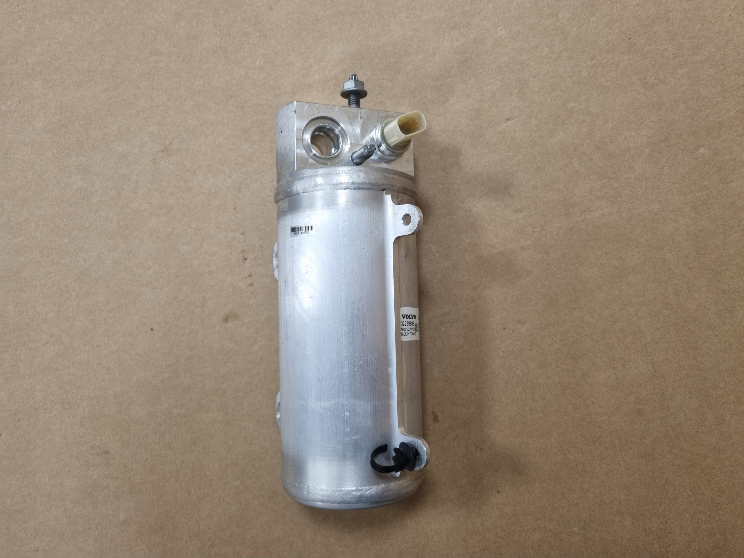 volvo C40 XC40 осушитель кондиционера 32289936