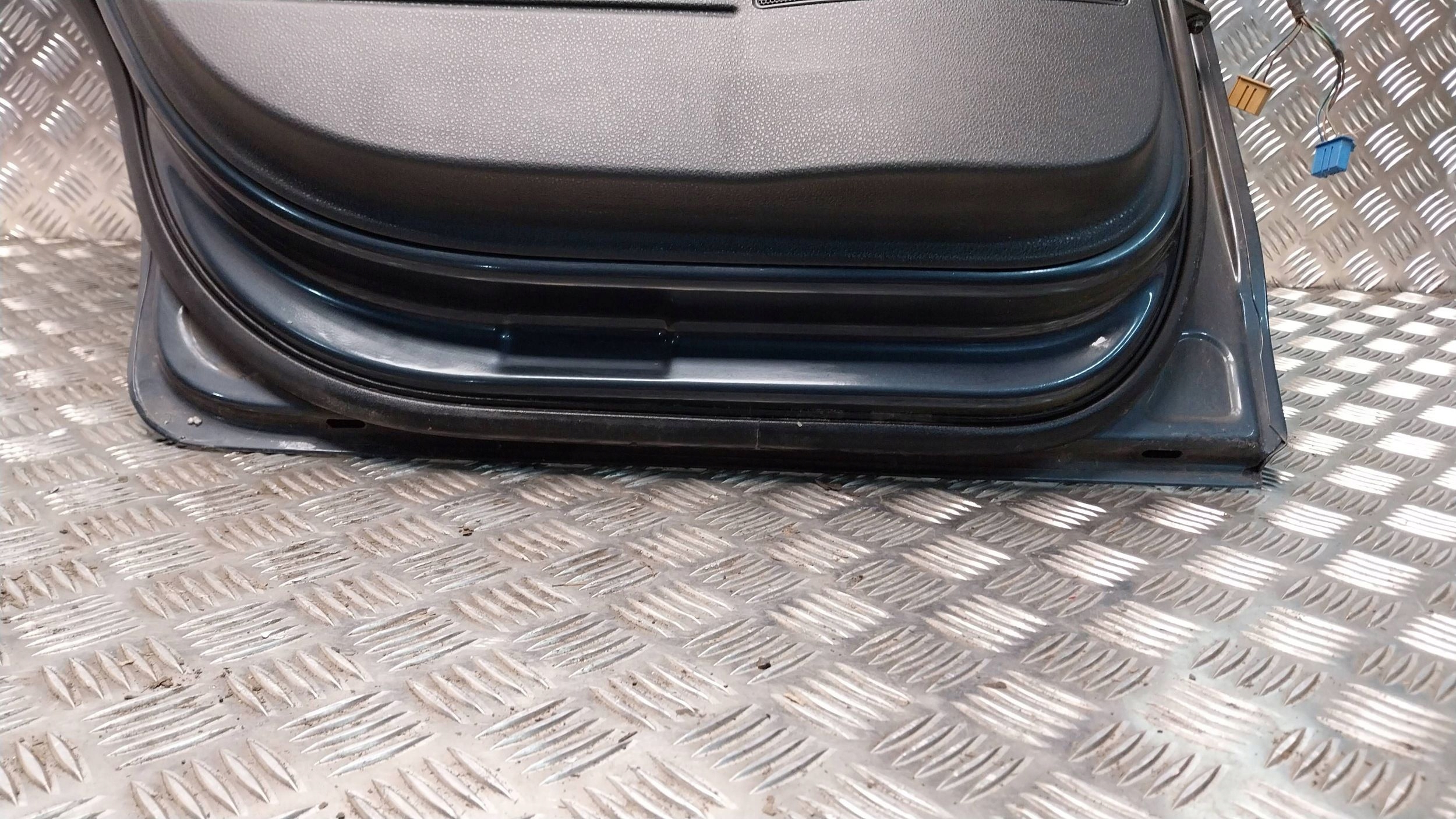 door rear part left VW POLO 6Q 01