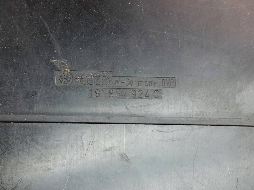 vw Golf II MK2 1992r 3D полка бардачок пассажира