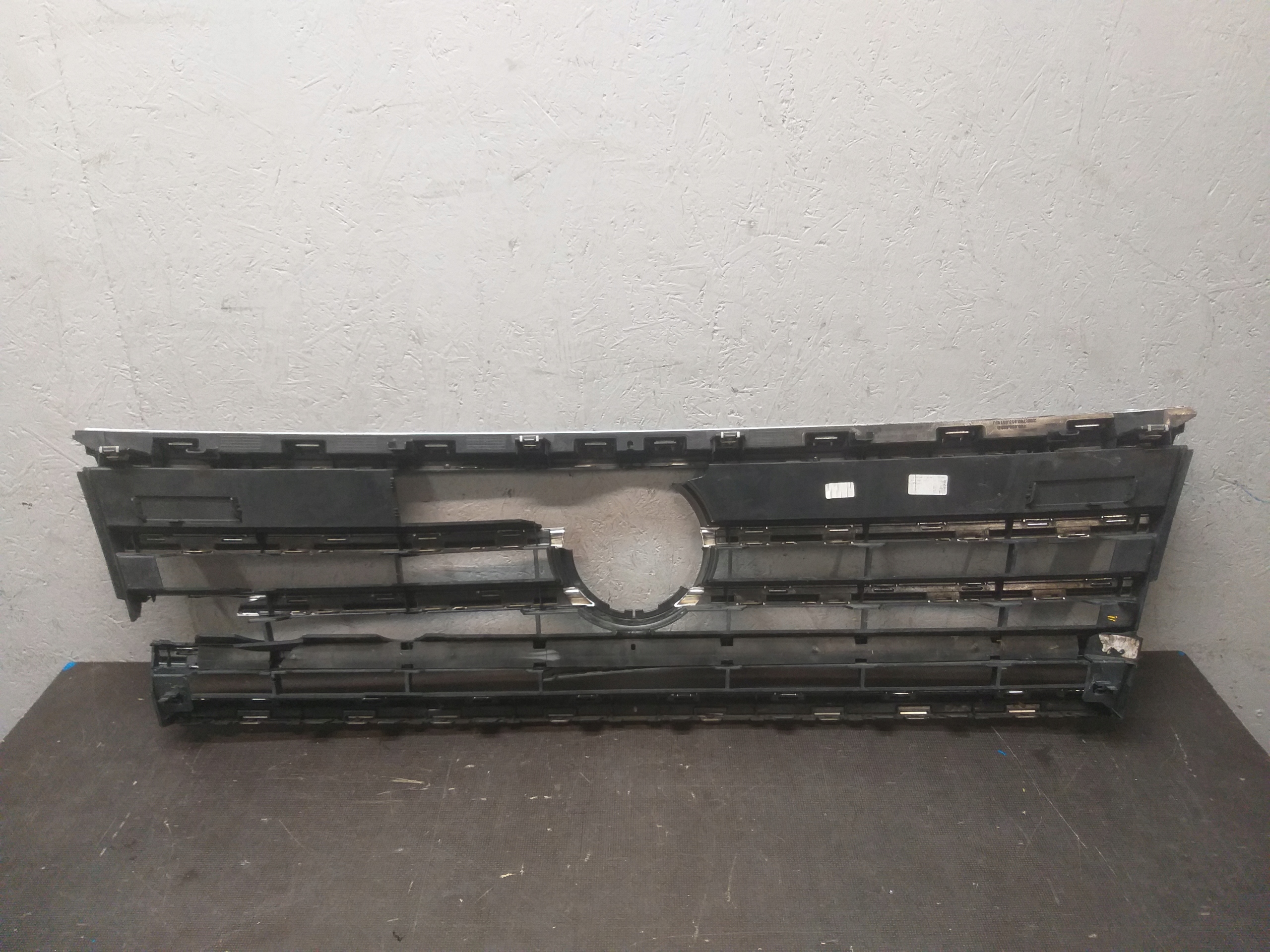GRILLE VW TOUAREG 760 CHROM 760853793