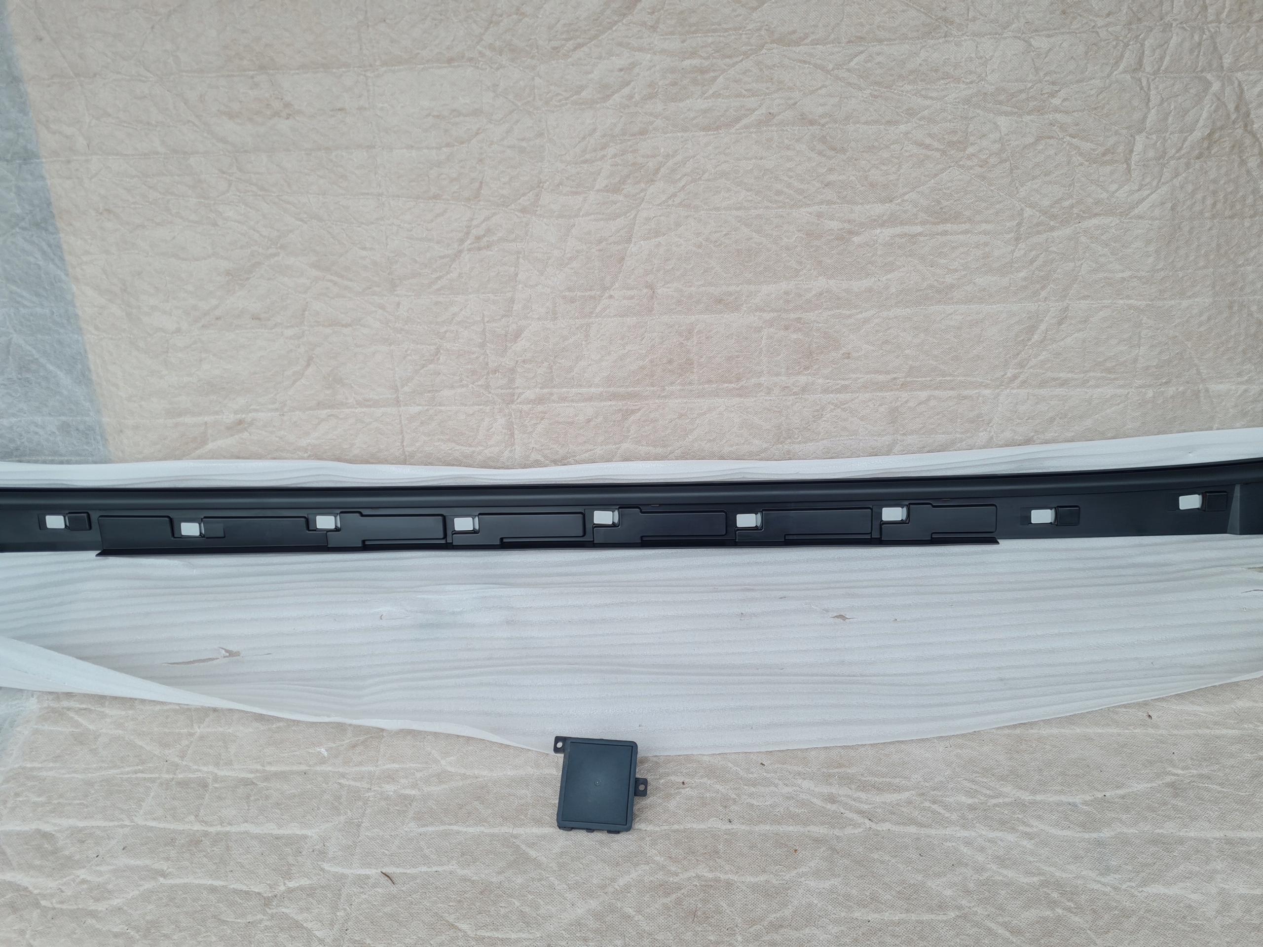 MAZDA 2 LISTWA PROGOWA PRAWA NOWA ORYG DA6A50481