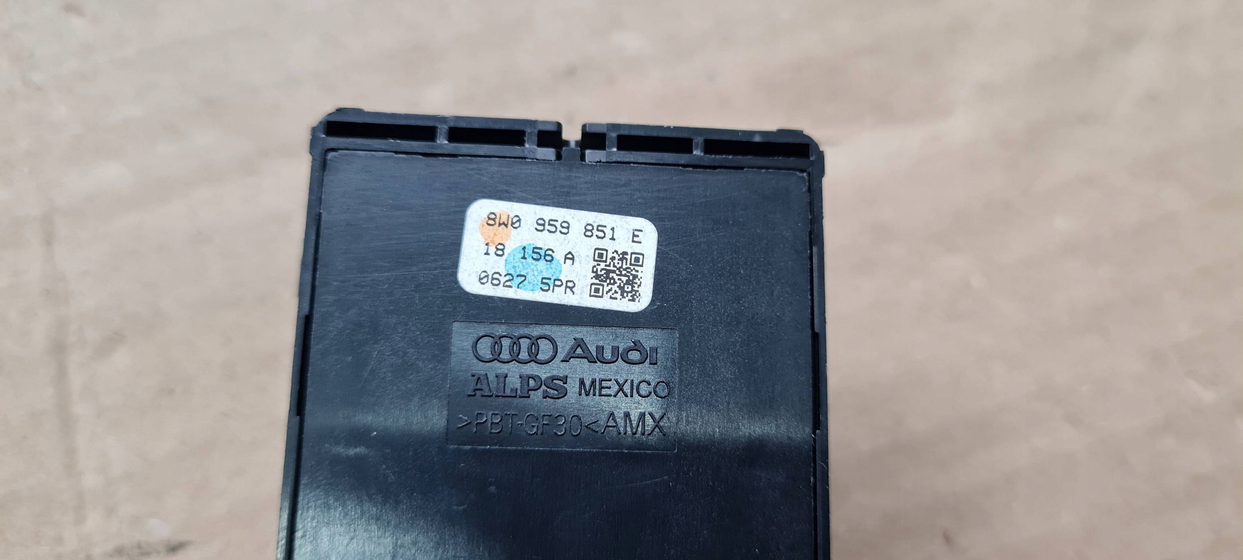 Q5 80A SQ5 switch switch PANEL of the window 8W0959851E A4 B9 8W A5