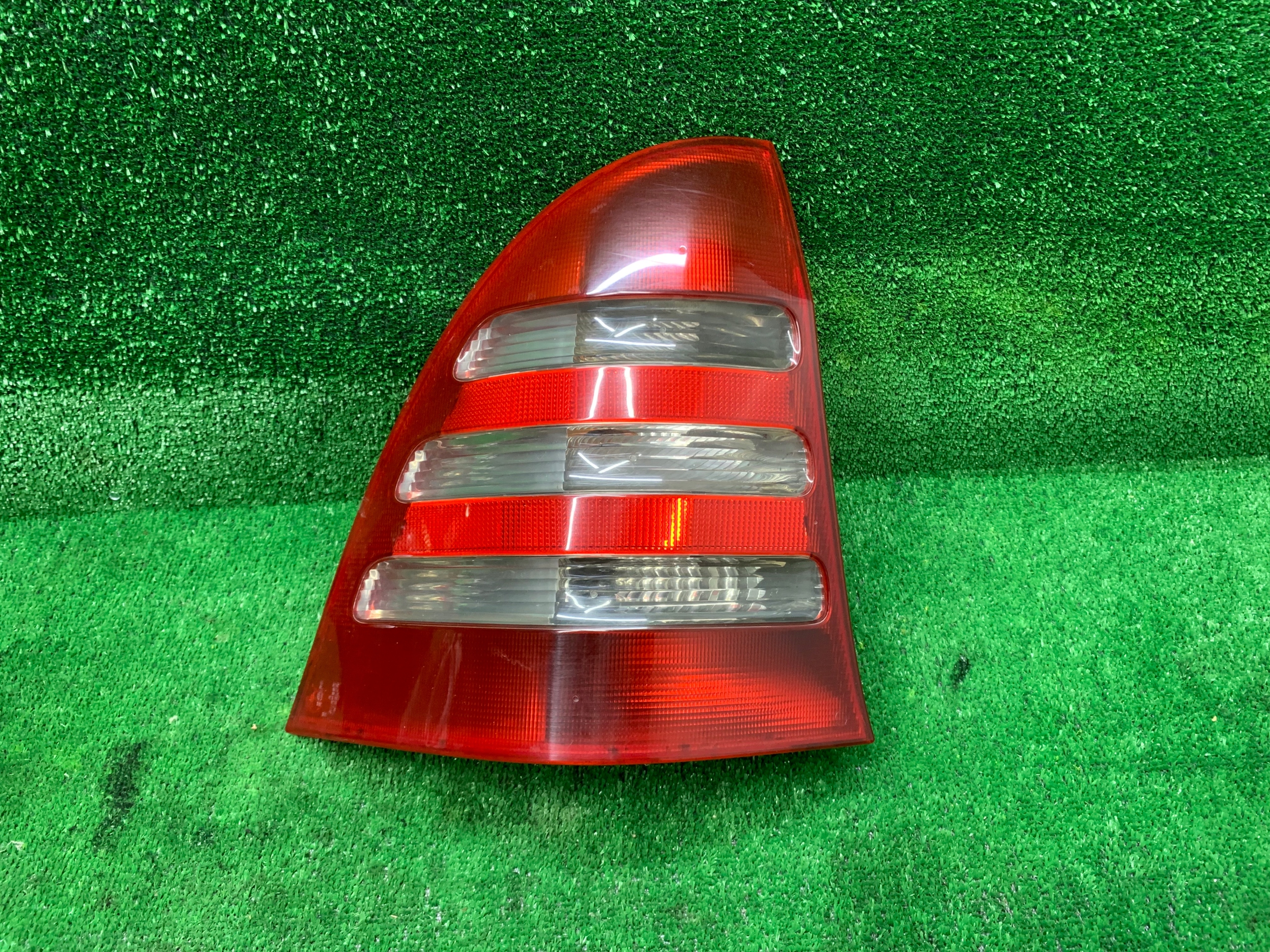 Mercedes W203 lampa lewa tył kombi A2038201164