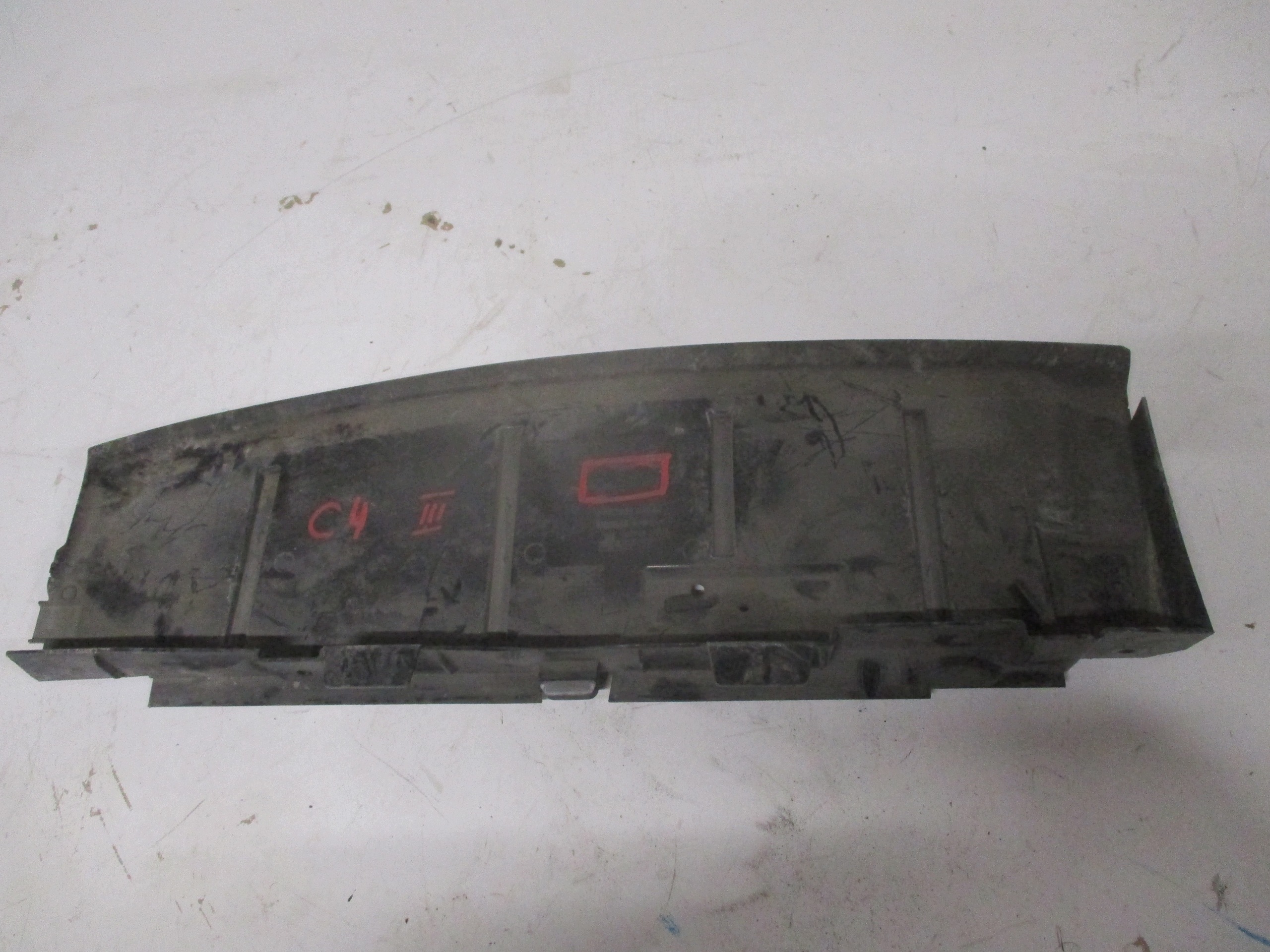 Blende Abdeckung abdeckung unter Stoßstange Citroen C4 III 9831799180