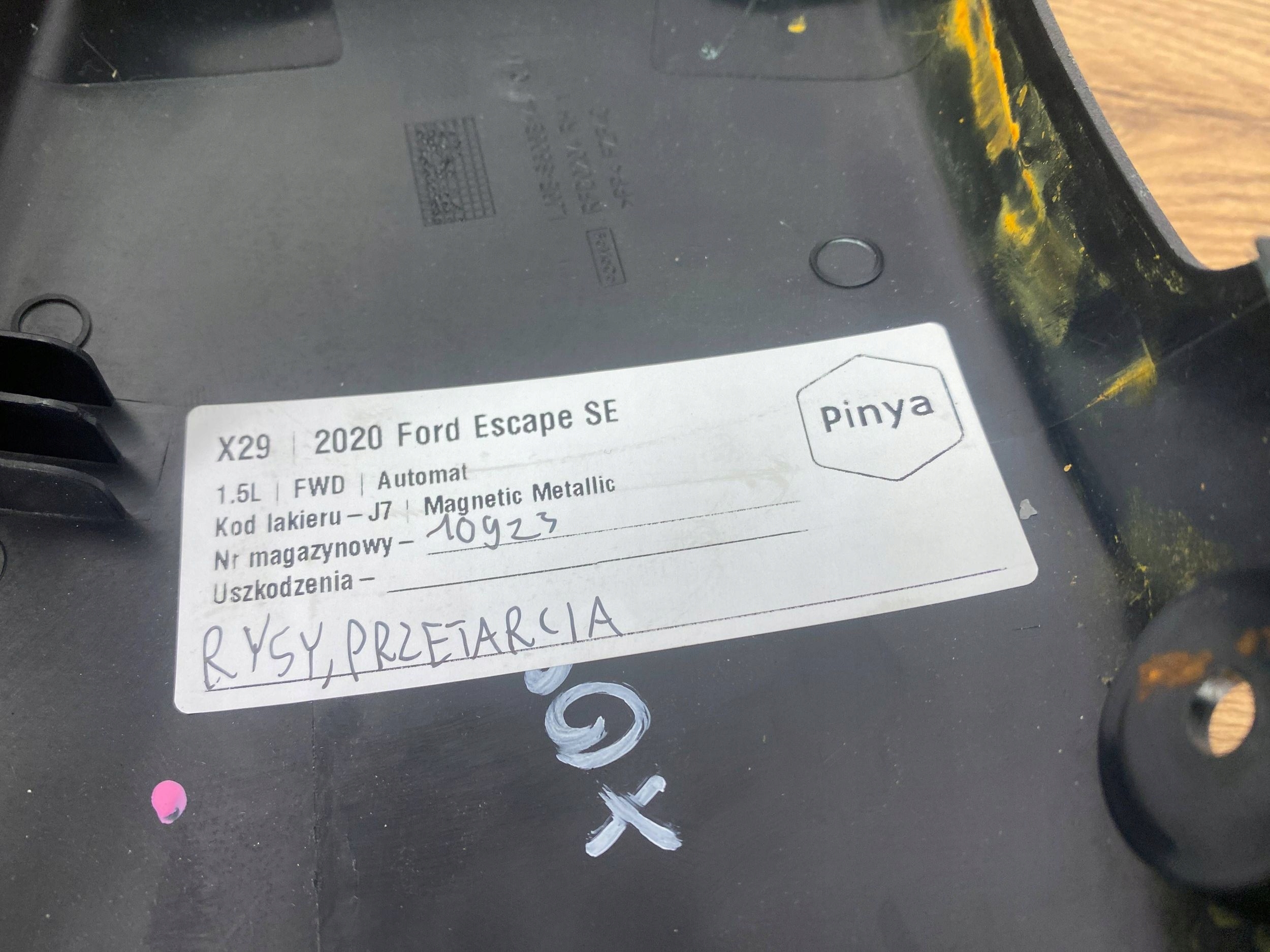 plastica boczny kanapy Ford Escape IV Kuga MK3 2020+