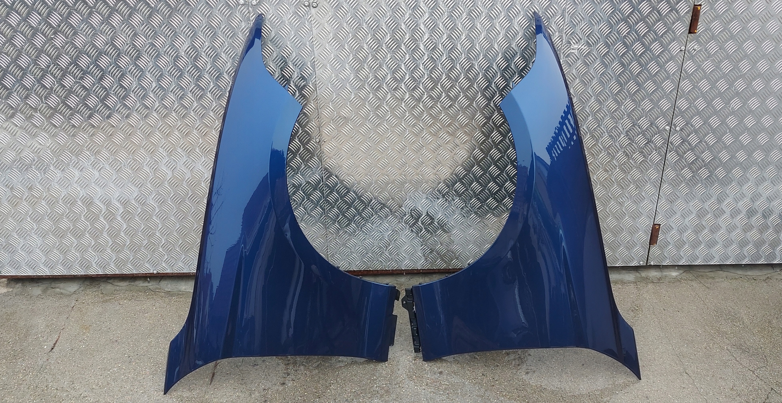 PARAFANGO DESTRA BMW F20 F21 LAK: A76