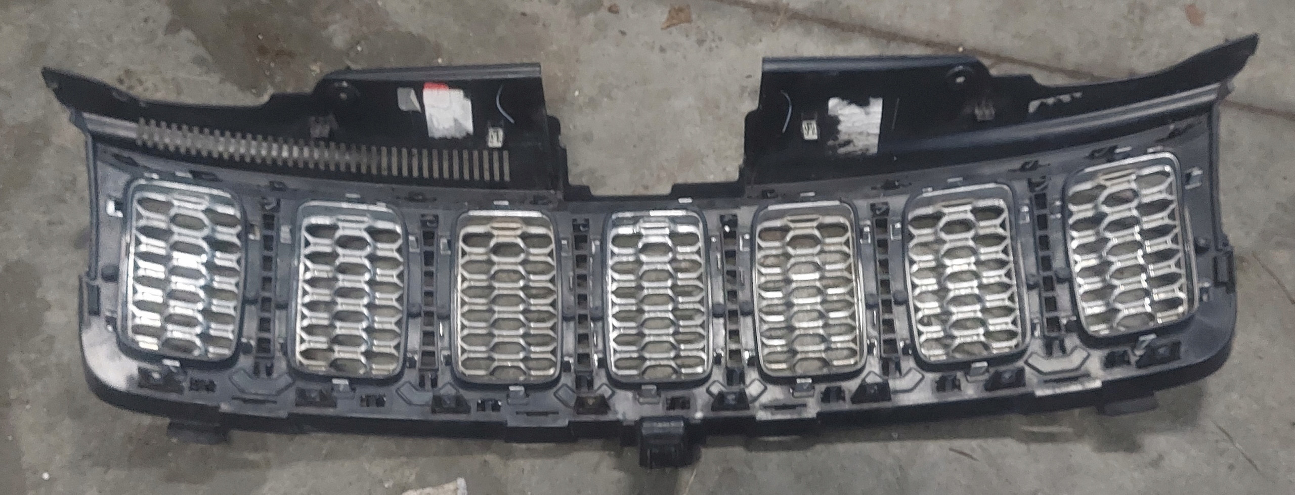 Jeep Cherokee J Kühlergrill FRONTGRILL Kühlergitter 68258419AA - Thumbnail 6