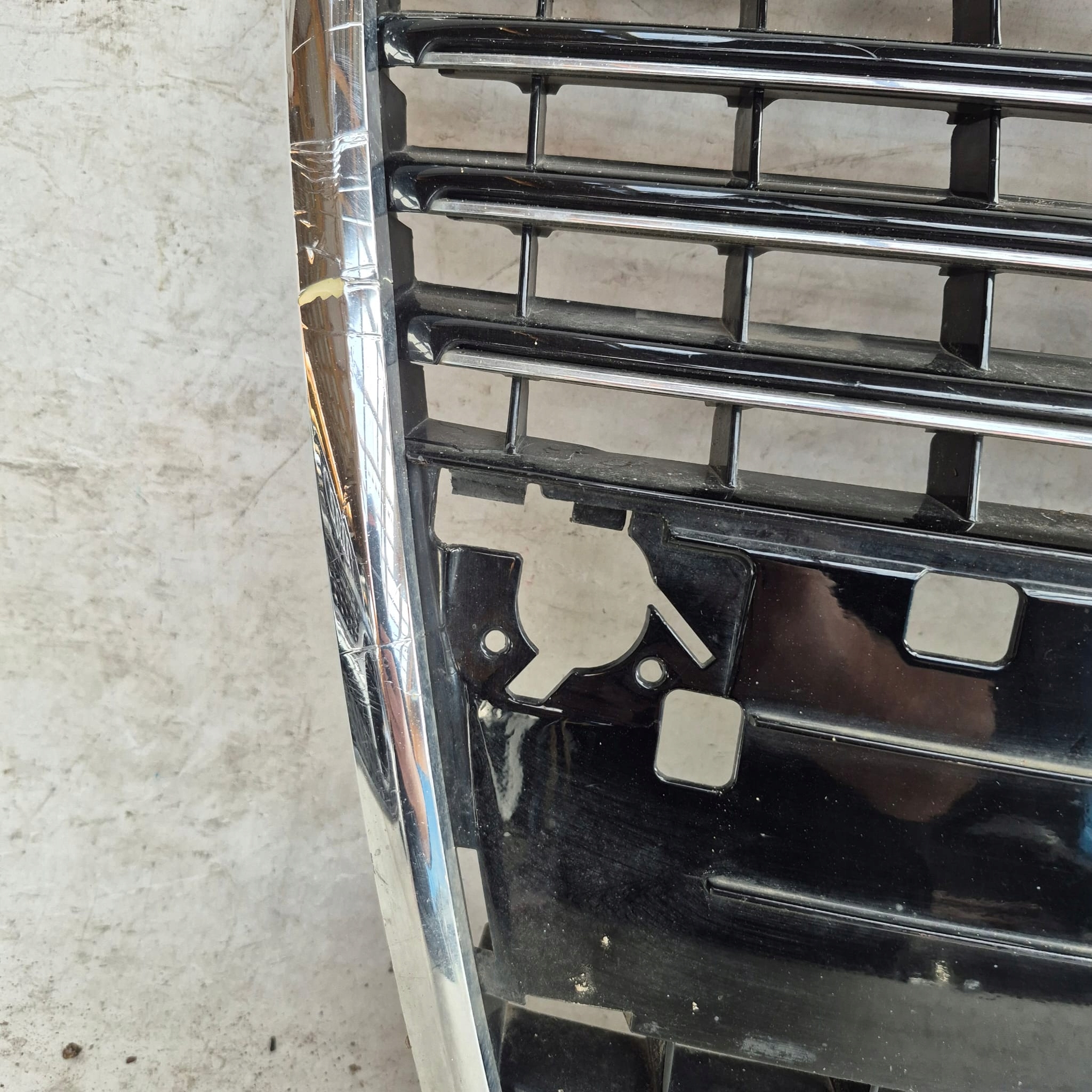 AUDI A8 II 2 D3 LIFT 05-09 grill grille