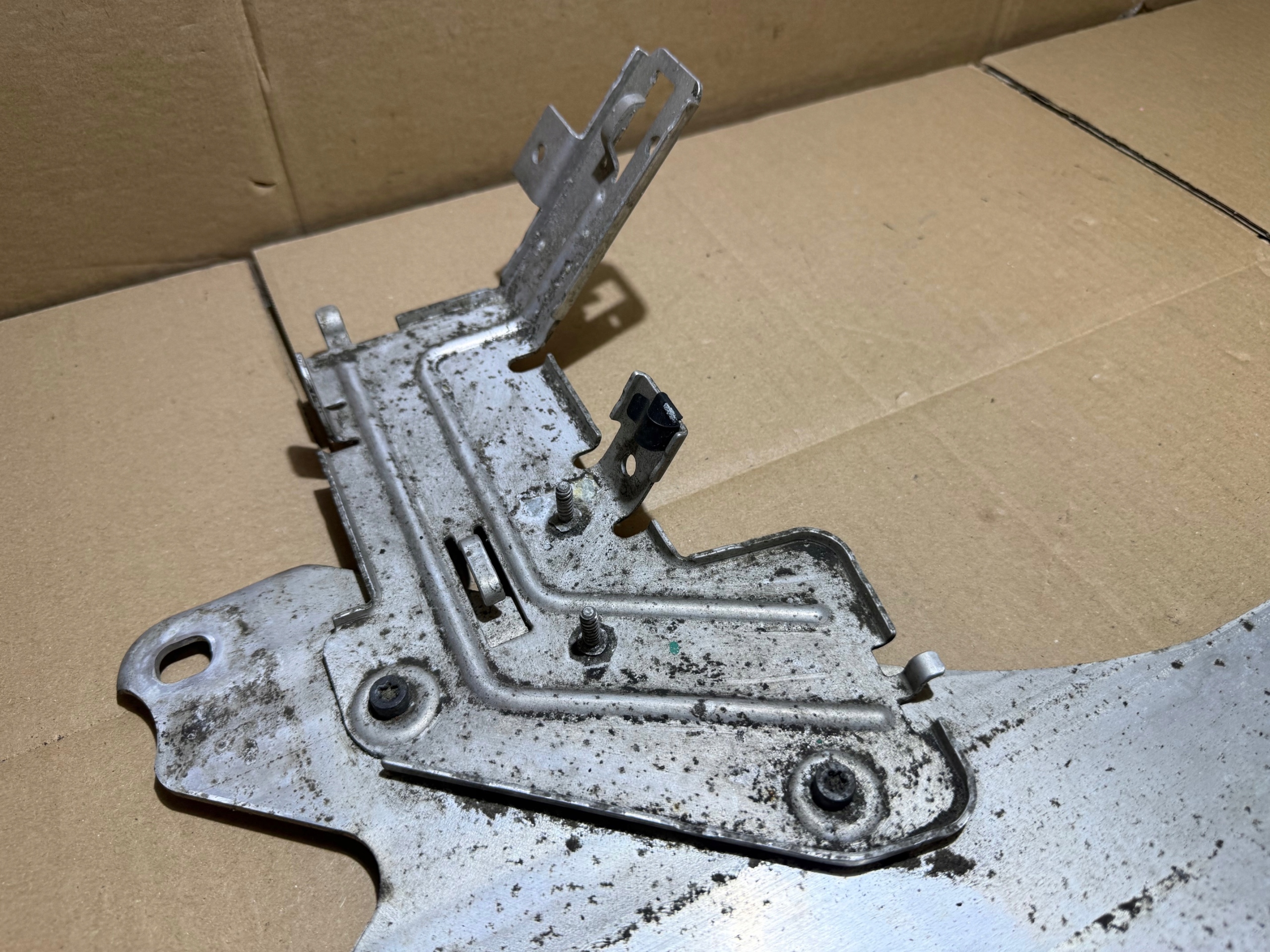 AUDI A6 C8 Versteifung Stütze Blende Abdeckung 4K0803341