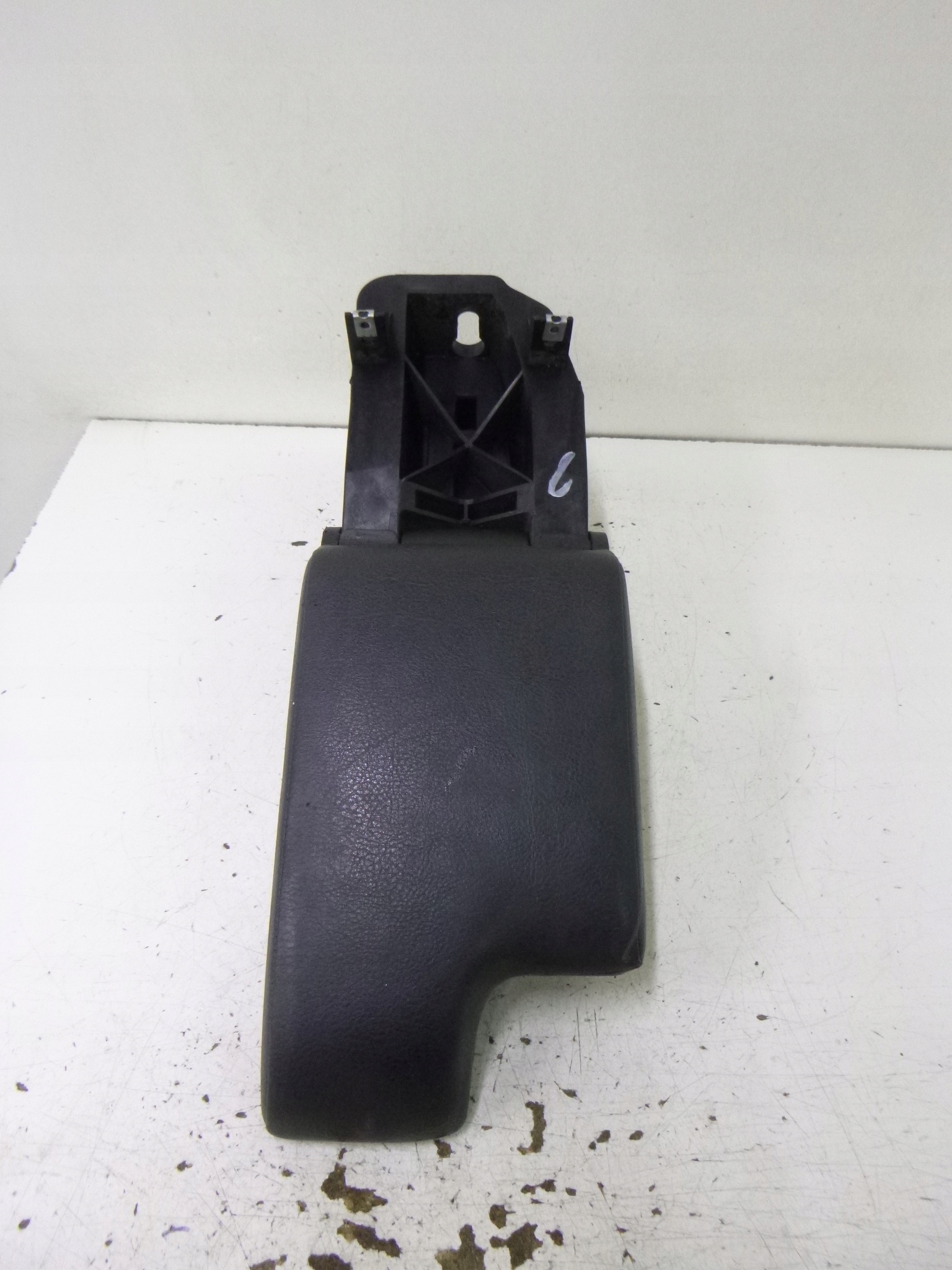 Подлокотник BMW E46 универсал 2003г. кожа