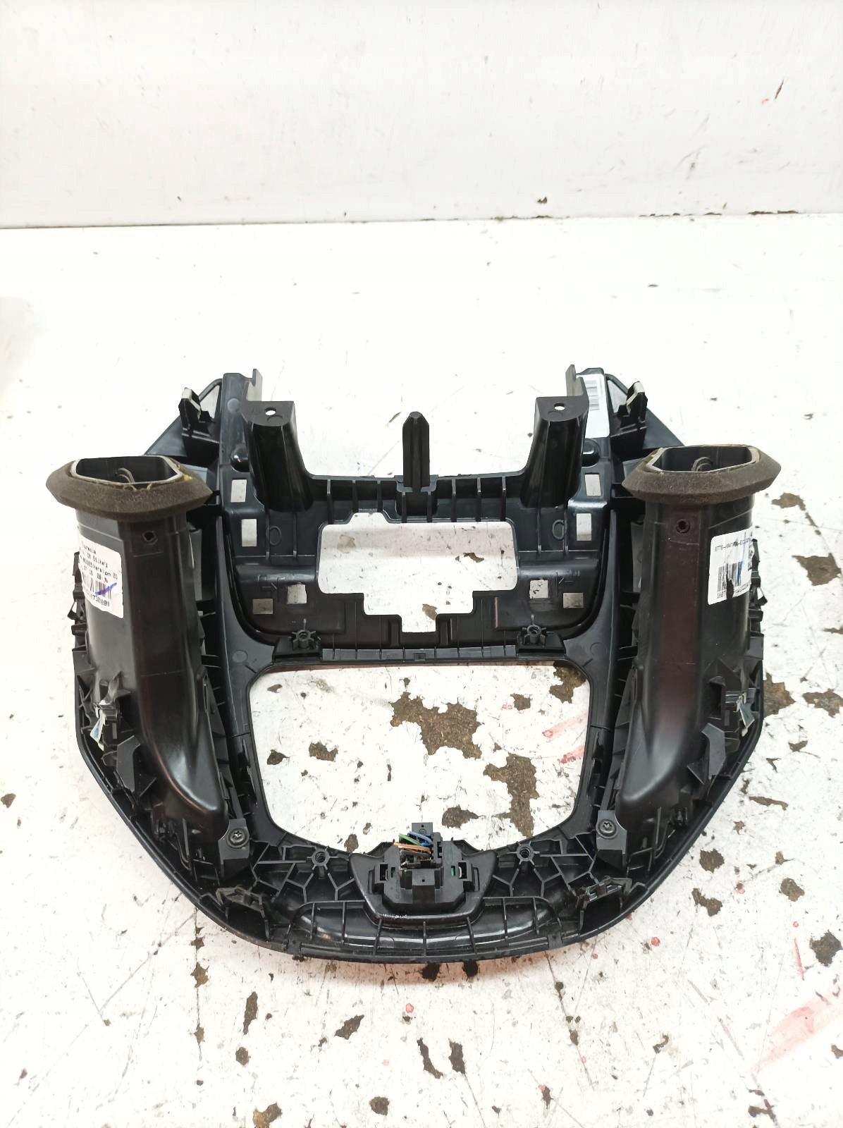 KRATKI air conditioning devices central frame RADIA Ford Transit Courier and (2014- )