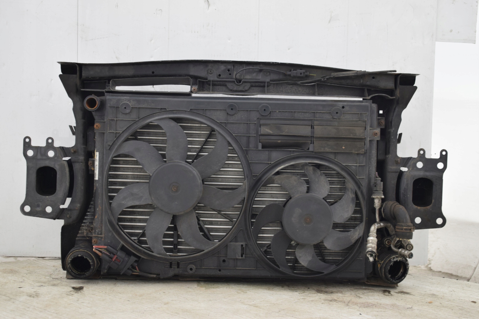 bar, wall front SKODA OCTAVIA II DIESEL