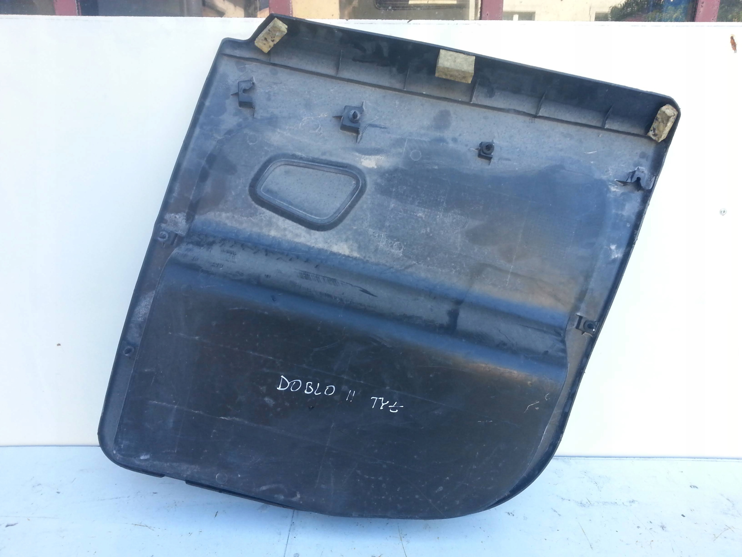 TAPICERKA DRZWI LEWY TYŁ OPEL COMBO D DOBLO II 10- Producent części Fiat OE