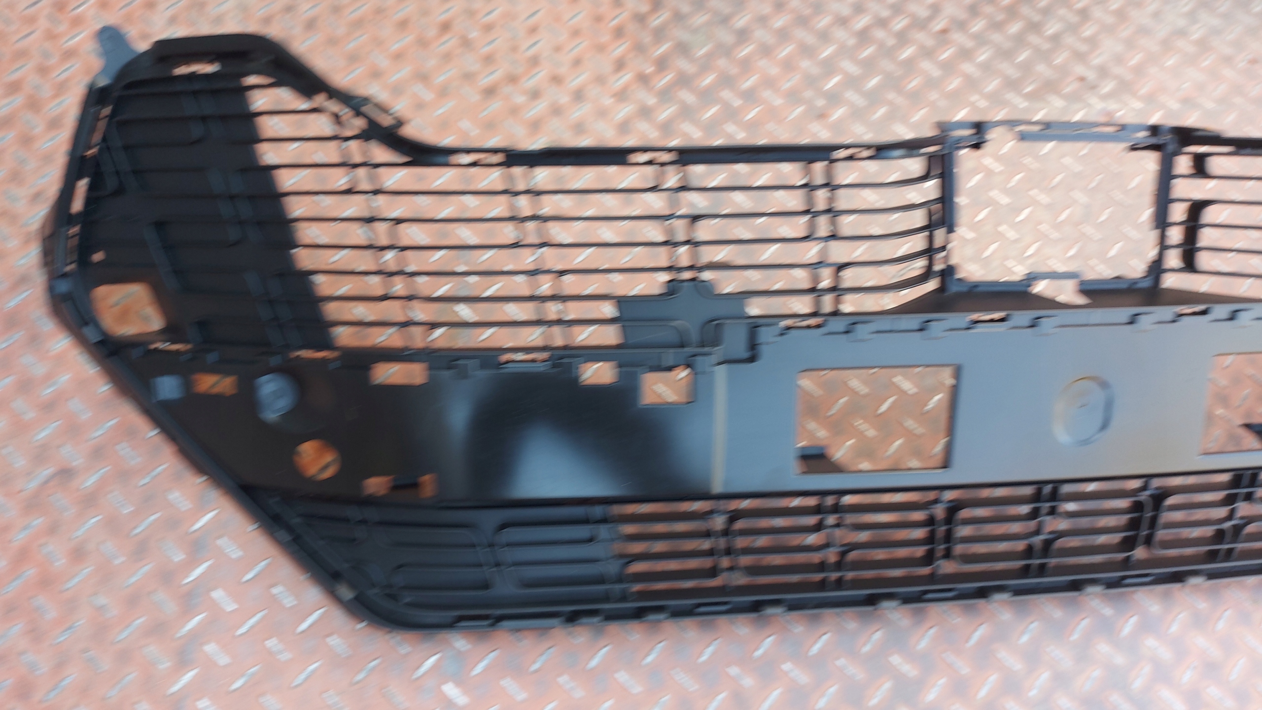 grid of a bumper central front front TOYOTA PROACE CITY 23