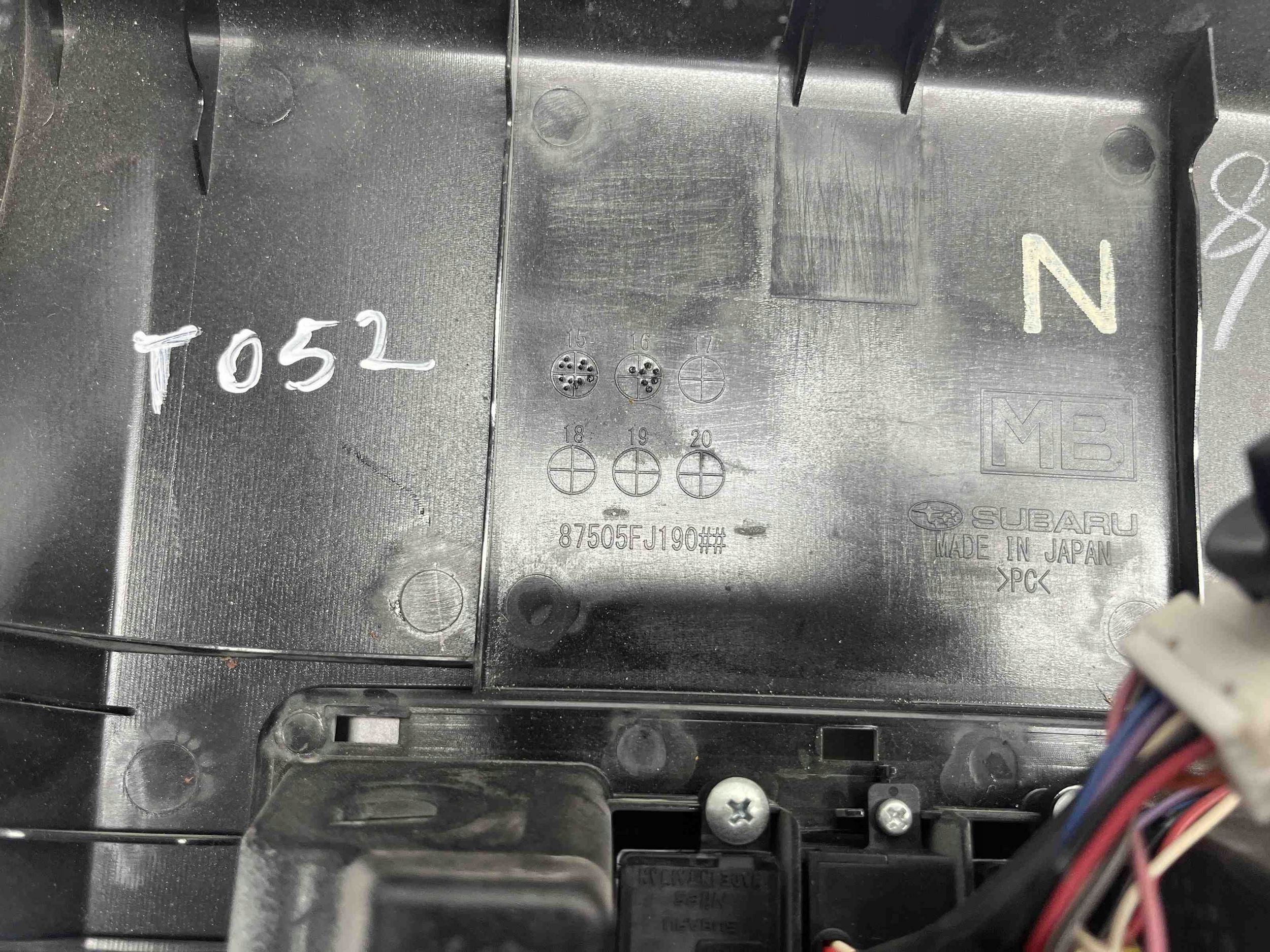 subaru XV лампочка 8750FJ190 2016