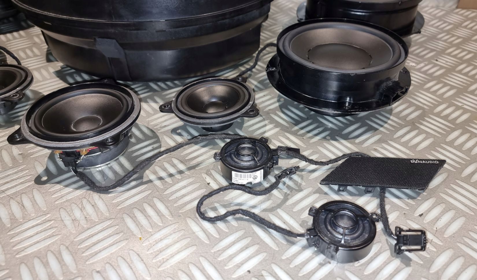 VW ARTEON 3G8 GŁOŚNIKI NAGŁOŚNIENIE DYNAUDIO GŁOŚNIK ZESTAW TUBA KOMPLET Producent części Volkswagen OE