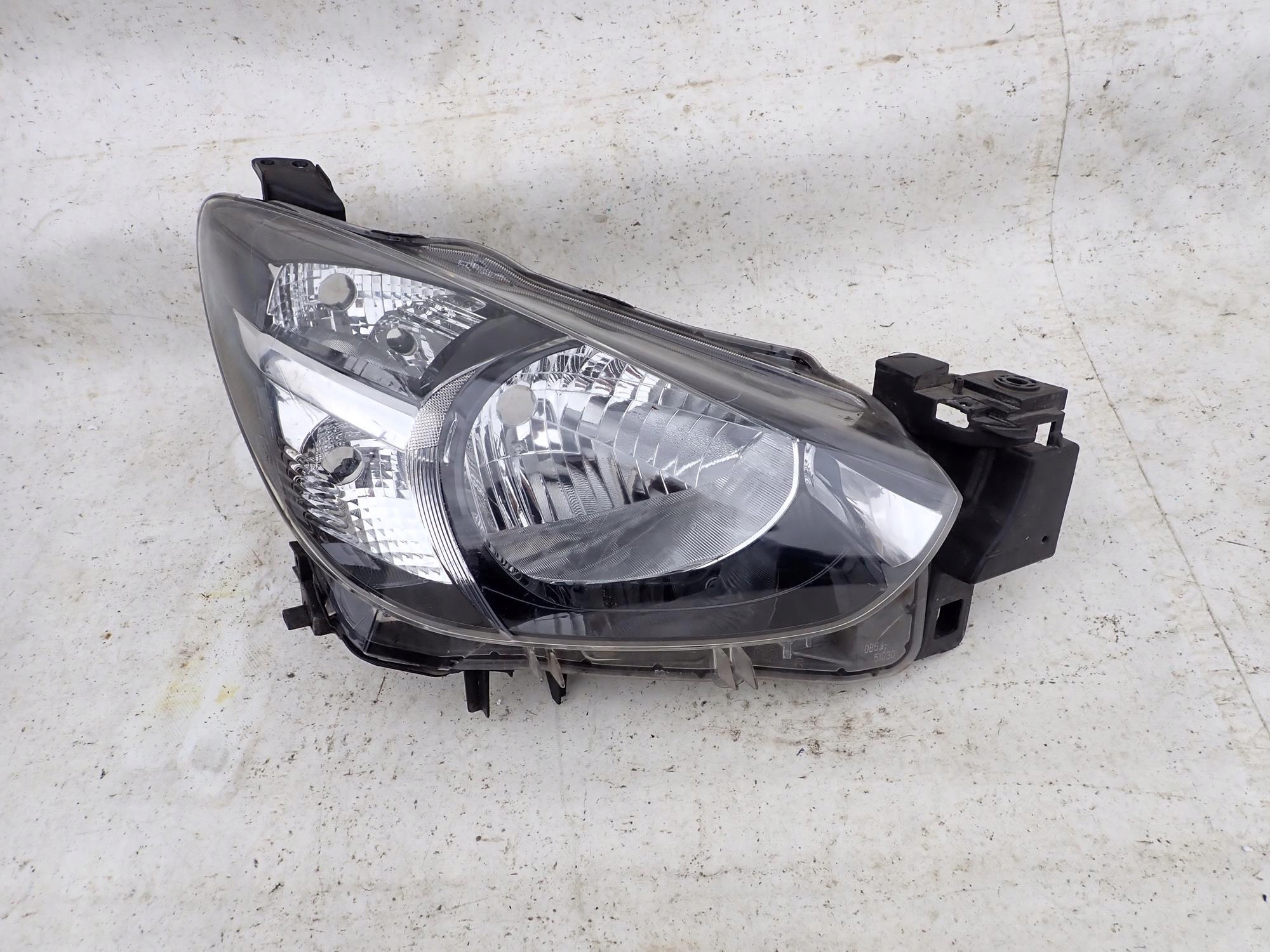 MAZDA 2 III 14-19 light front front right