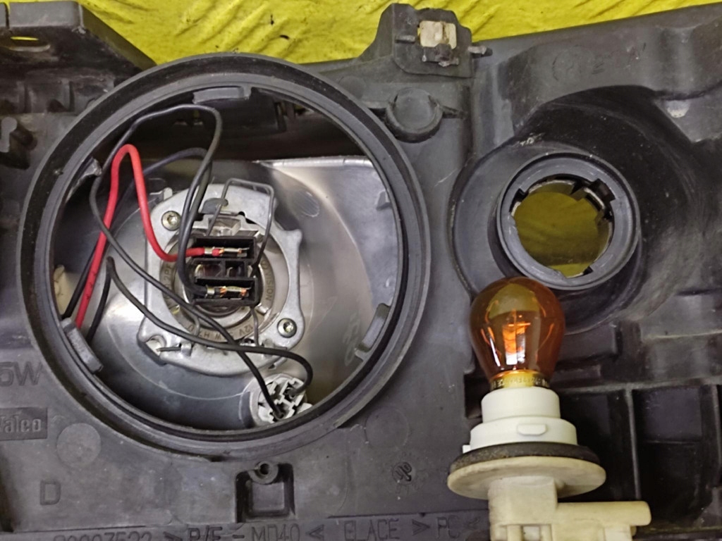 RENAULT LAGUNA II REFLEKTOR light right front 8200002847