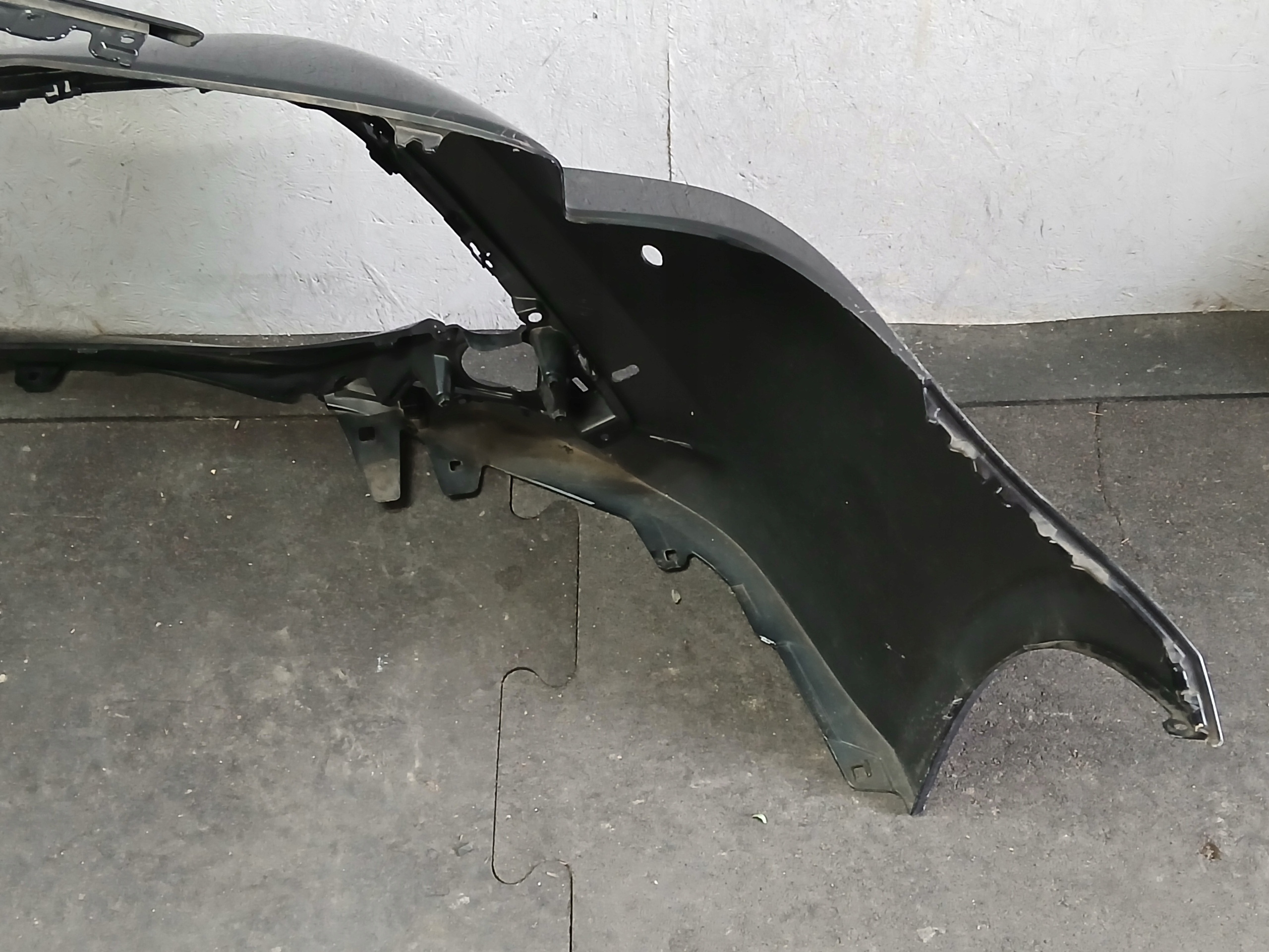 nárazník předek TOYOTA COROLLA E21 LIFT HB KOMBI