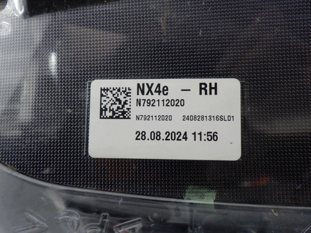HYUNDAI TUCSON IV 4 FULL LED 20- light front right