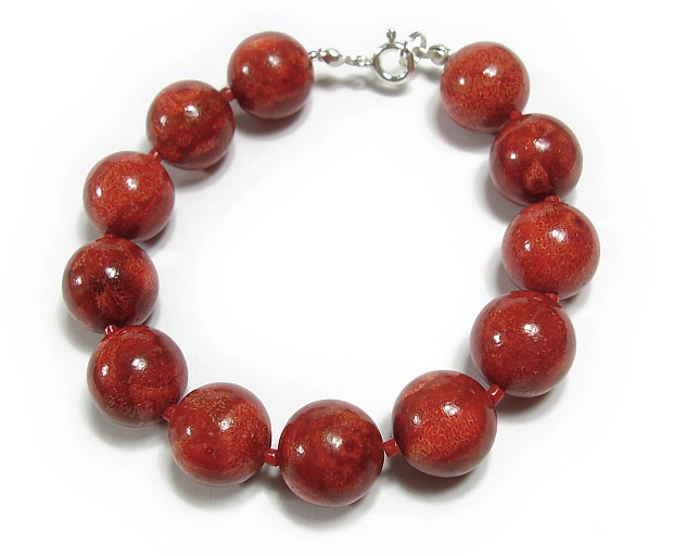 Krásný náramek z přírodního korálu Stříbro